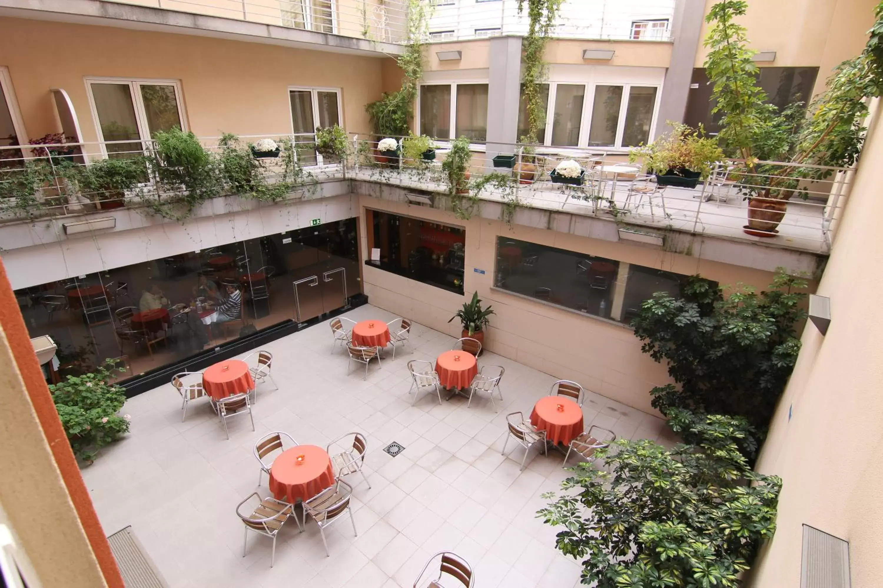 Patio in Hotel Santo Amaro