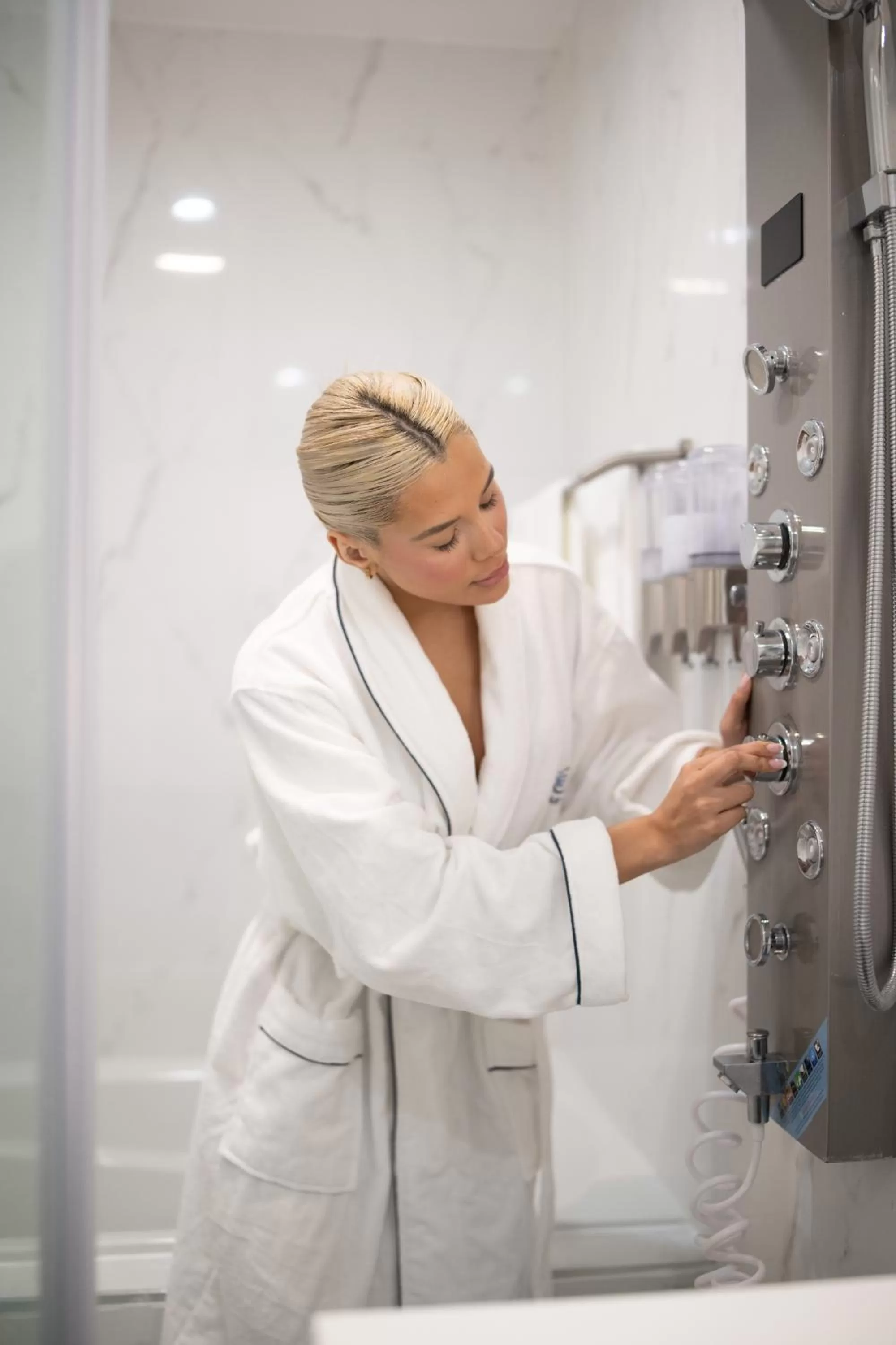 Bathroom in Omeo Suites