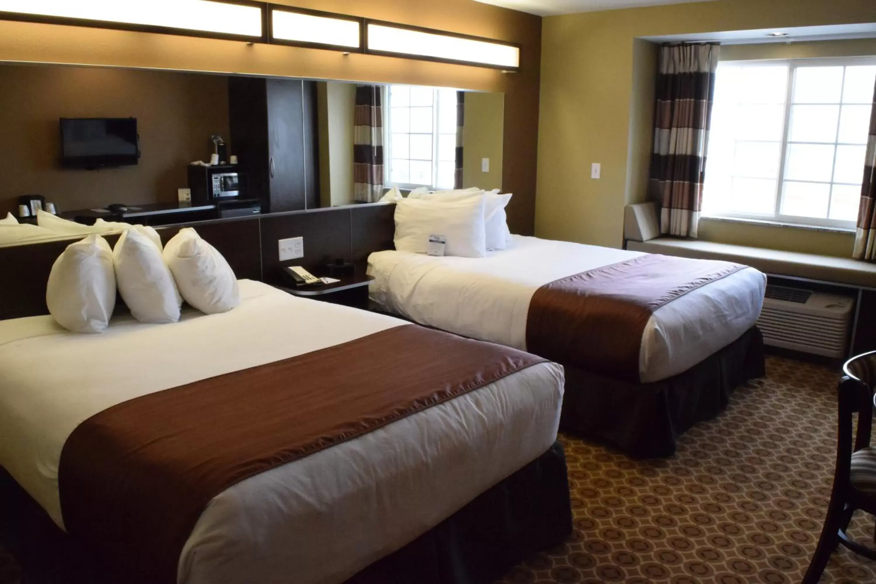 Day, Bed in Microtel Inn and Suites Pecos