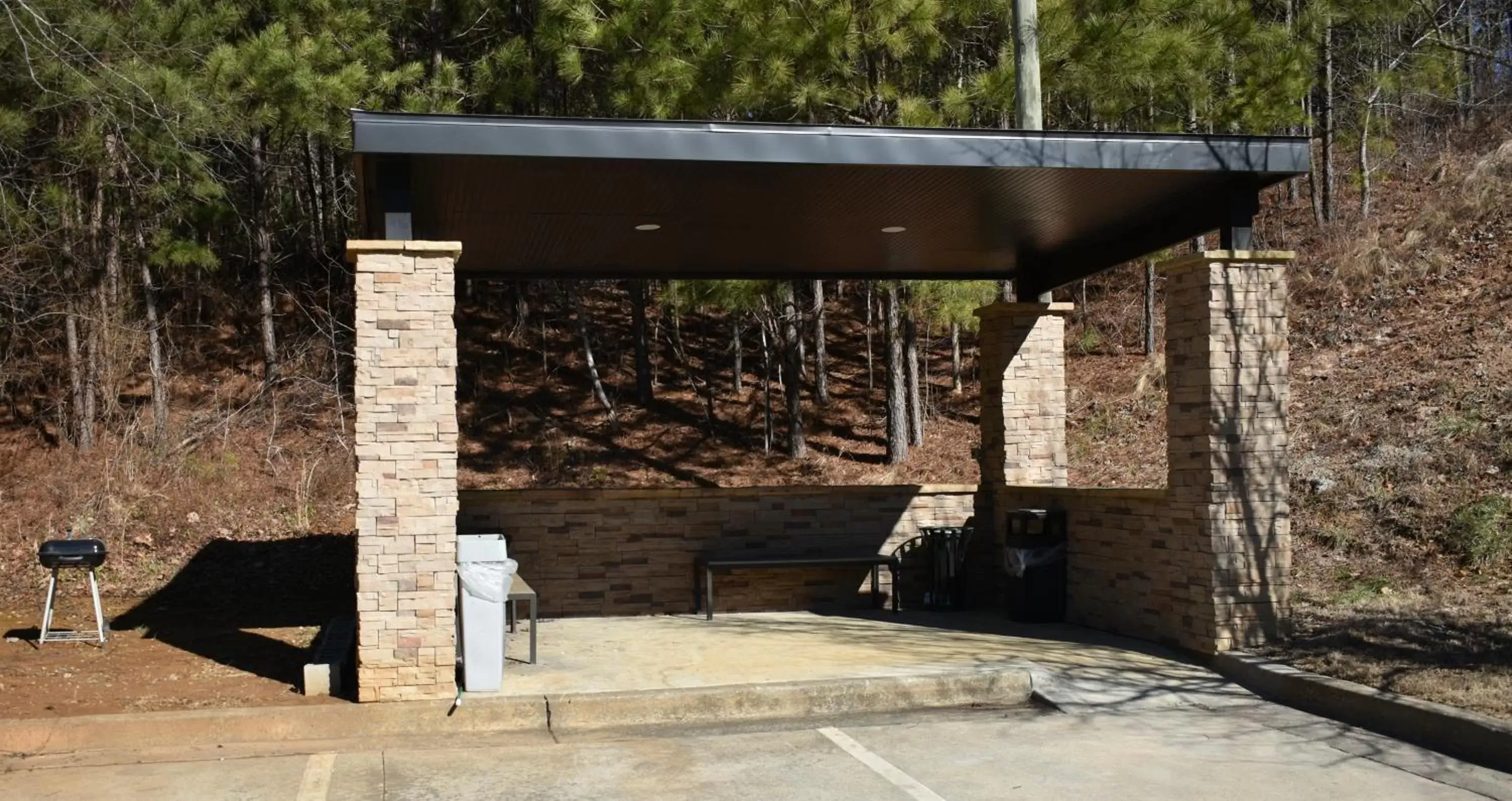 Property building, BBQ Facilities in Comfort Inn & Suites Cartersville - Emerson Lake Point