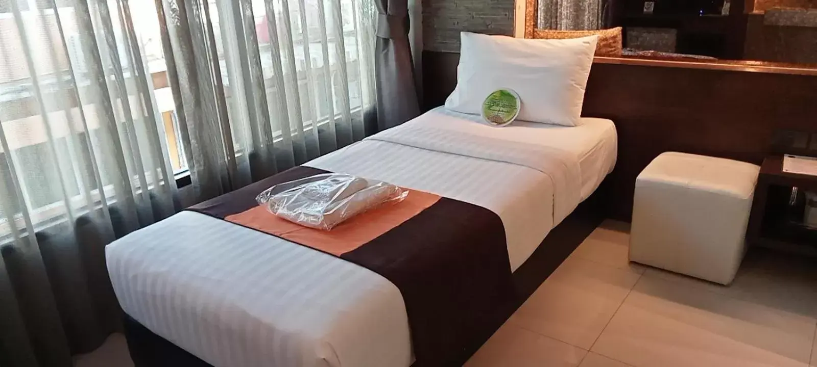 Bed in The Bangkok Airport Link Suite - SHA Plus