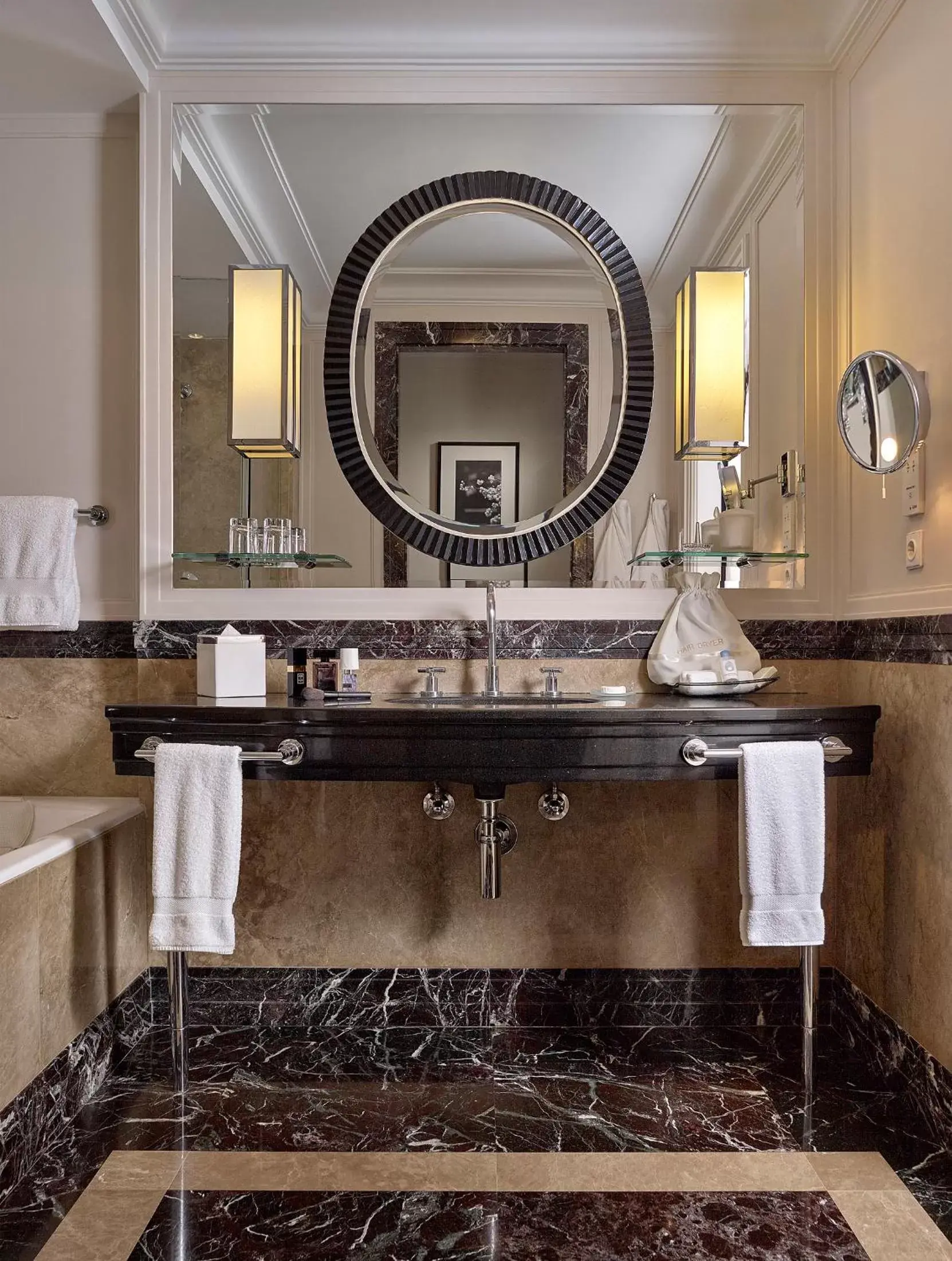 Bathroom in Four Seasons Hotel Gresham Palace Budapest