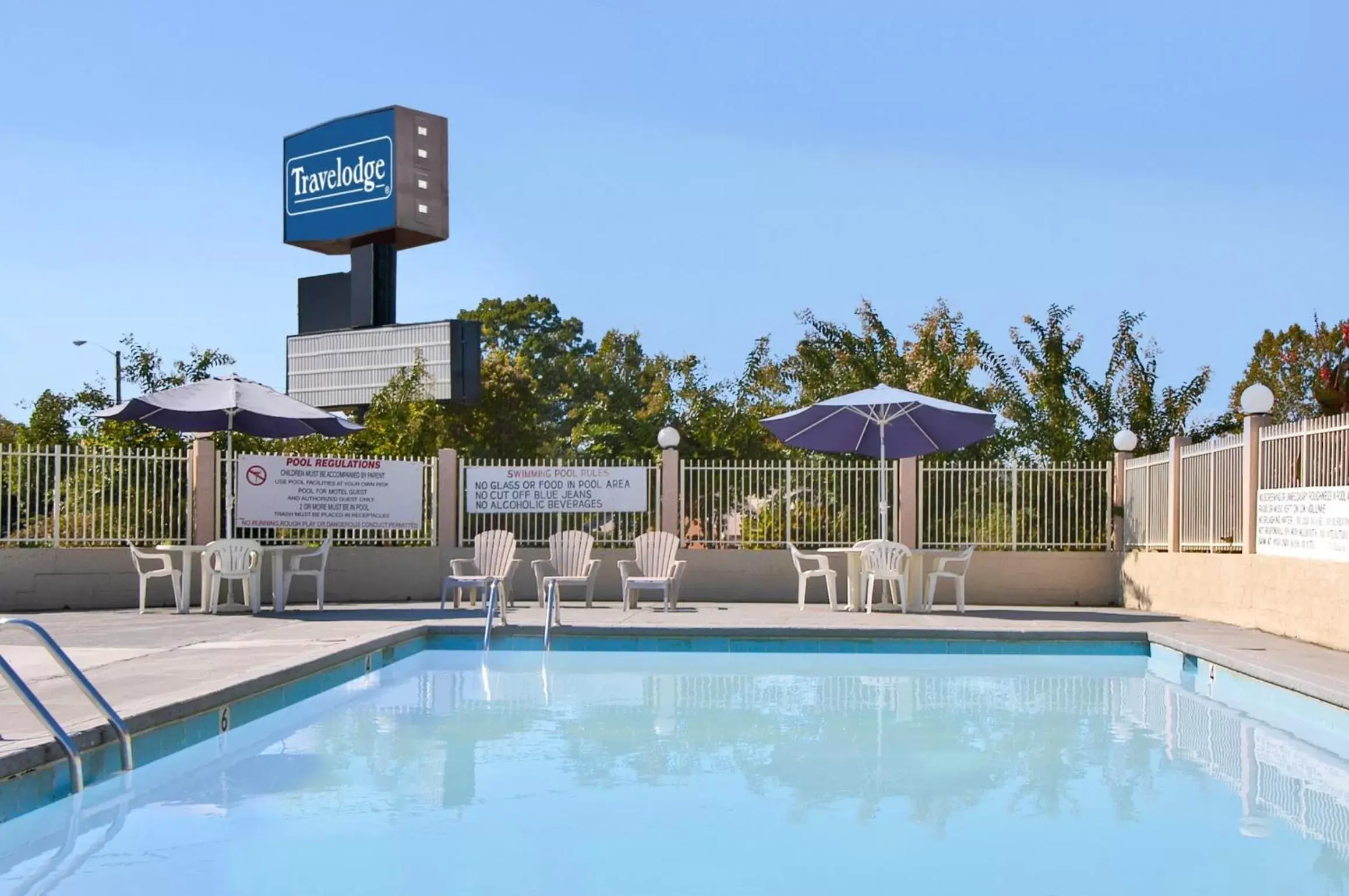 Day, Swimming Pool in Travelodge by Wyndham Ridgeway Martinsville Area