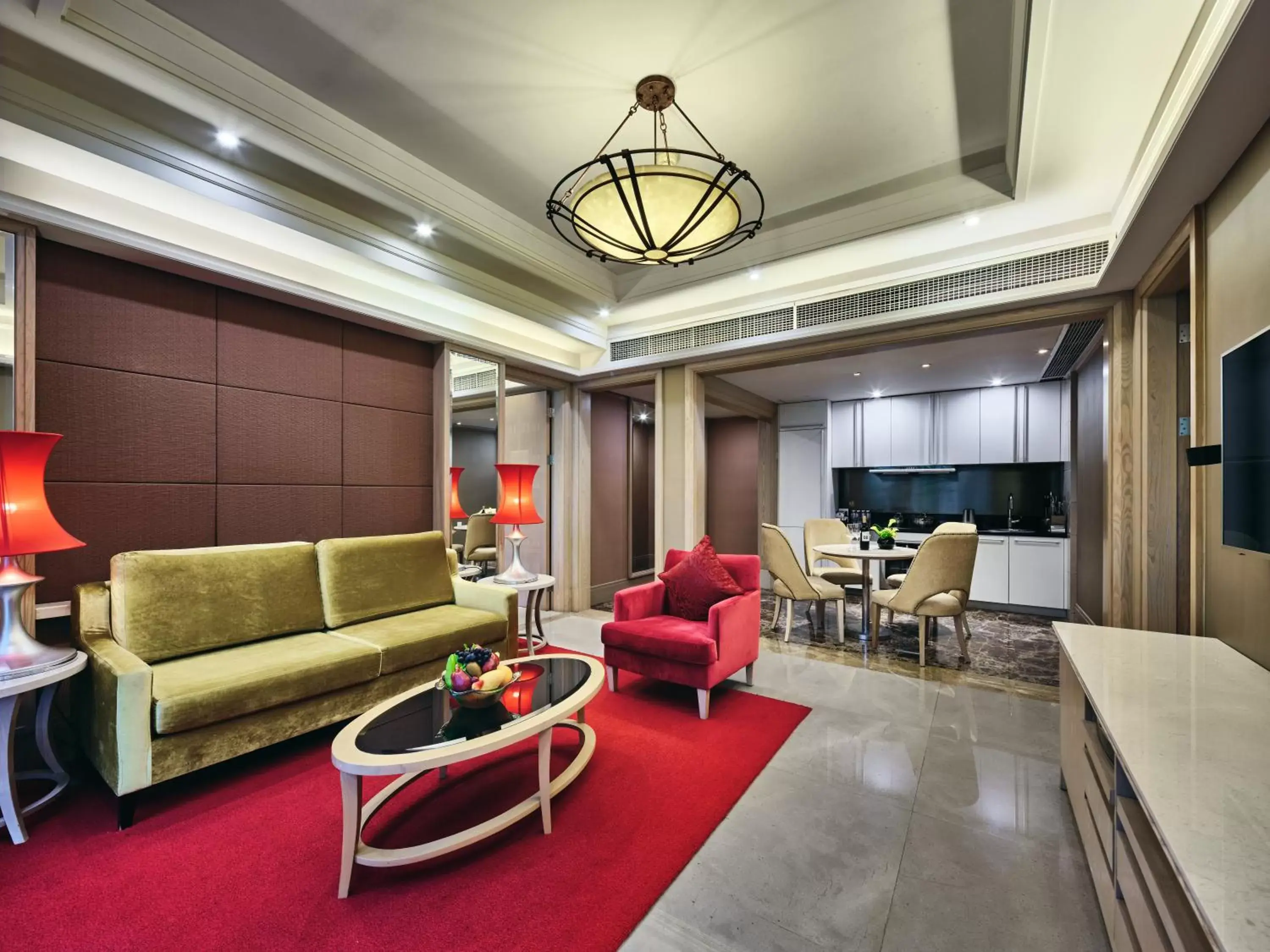 Bedroom, Seating Area in InterContinental Shenzhen, an IHG Hotel