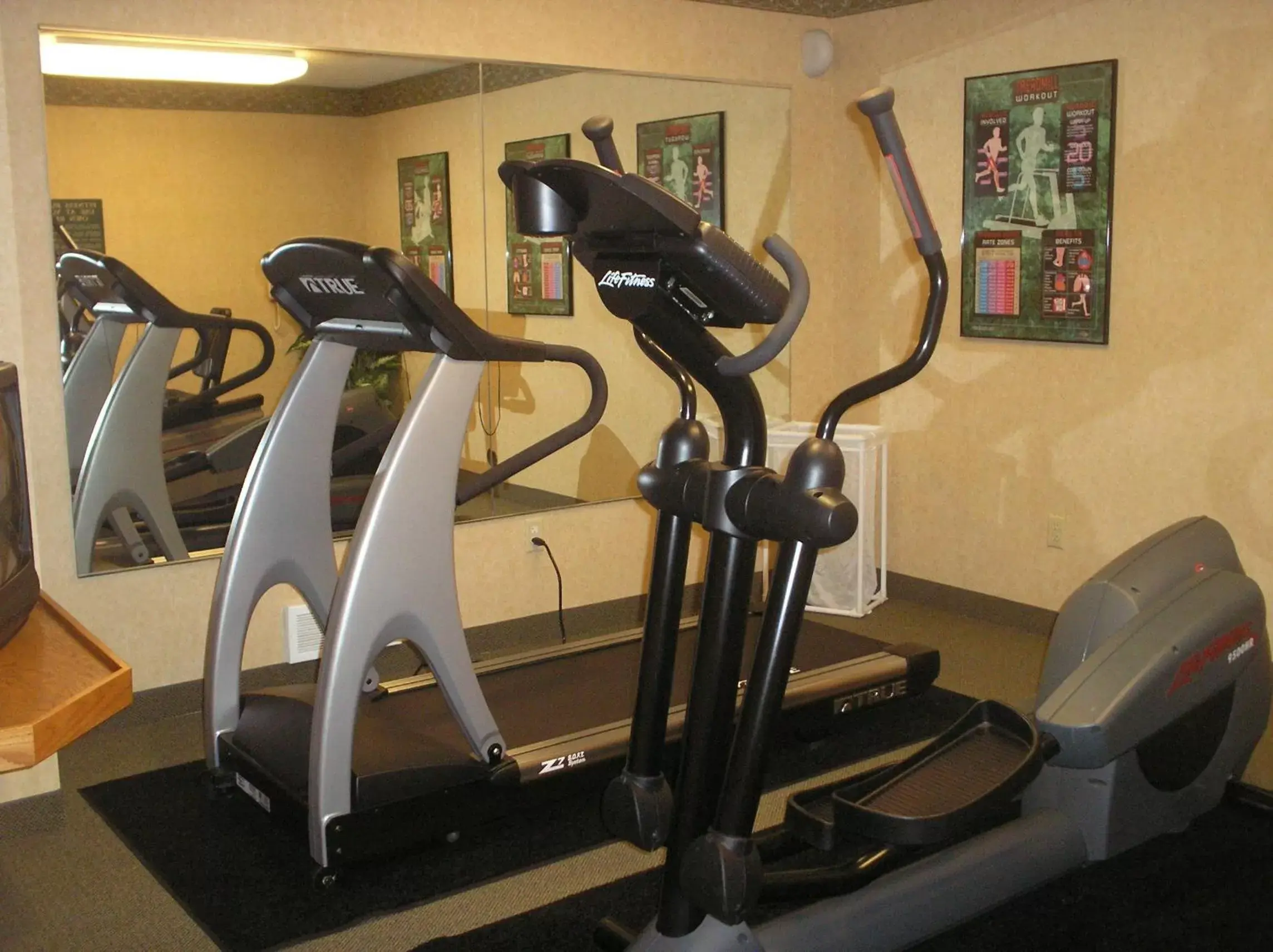 Fitness centre/facilities, Fitness Center/Facilities in Baymont by Wyndham Mishawaka South Bend Area