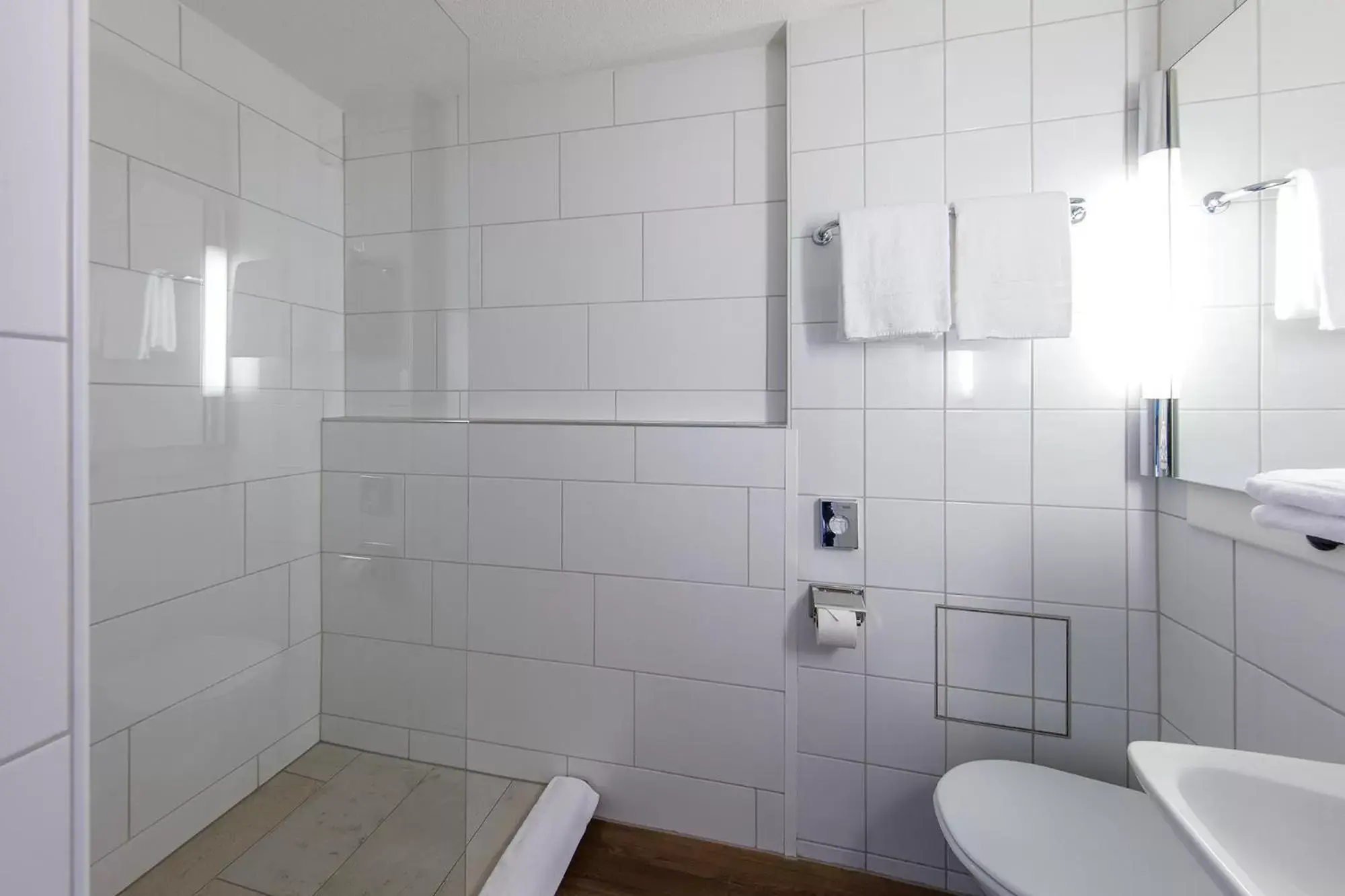 Shower, Bathroom in Royal Hotel Zurich