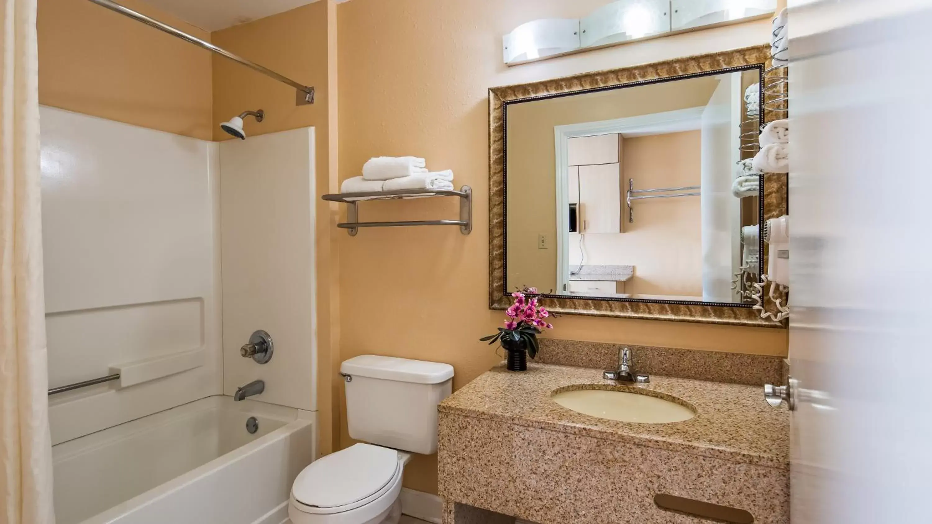 Toilet, Bathroom in Key West Inn - Fairhope