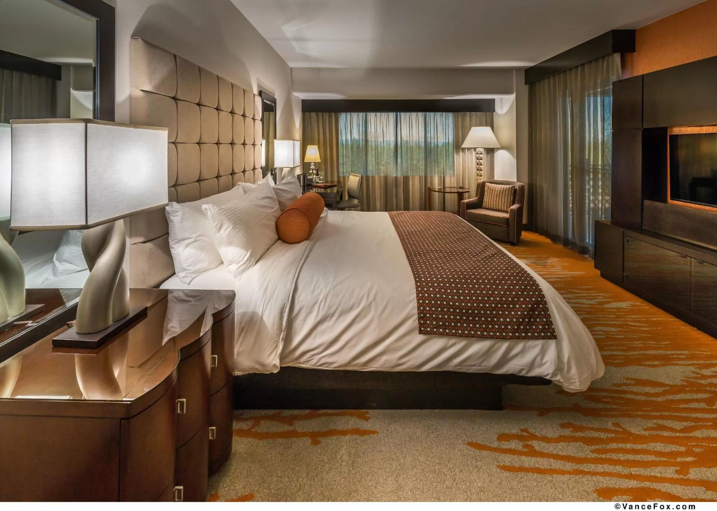 Day, Bed in Golden Nugget Lake Tahoe