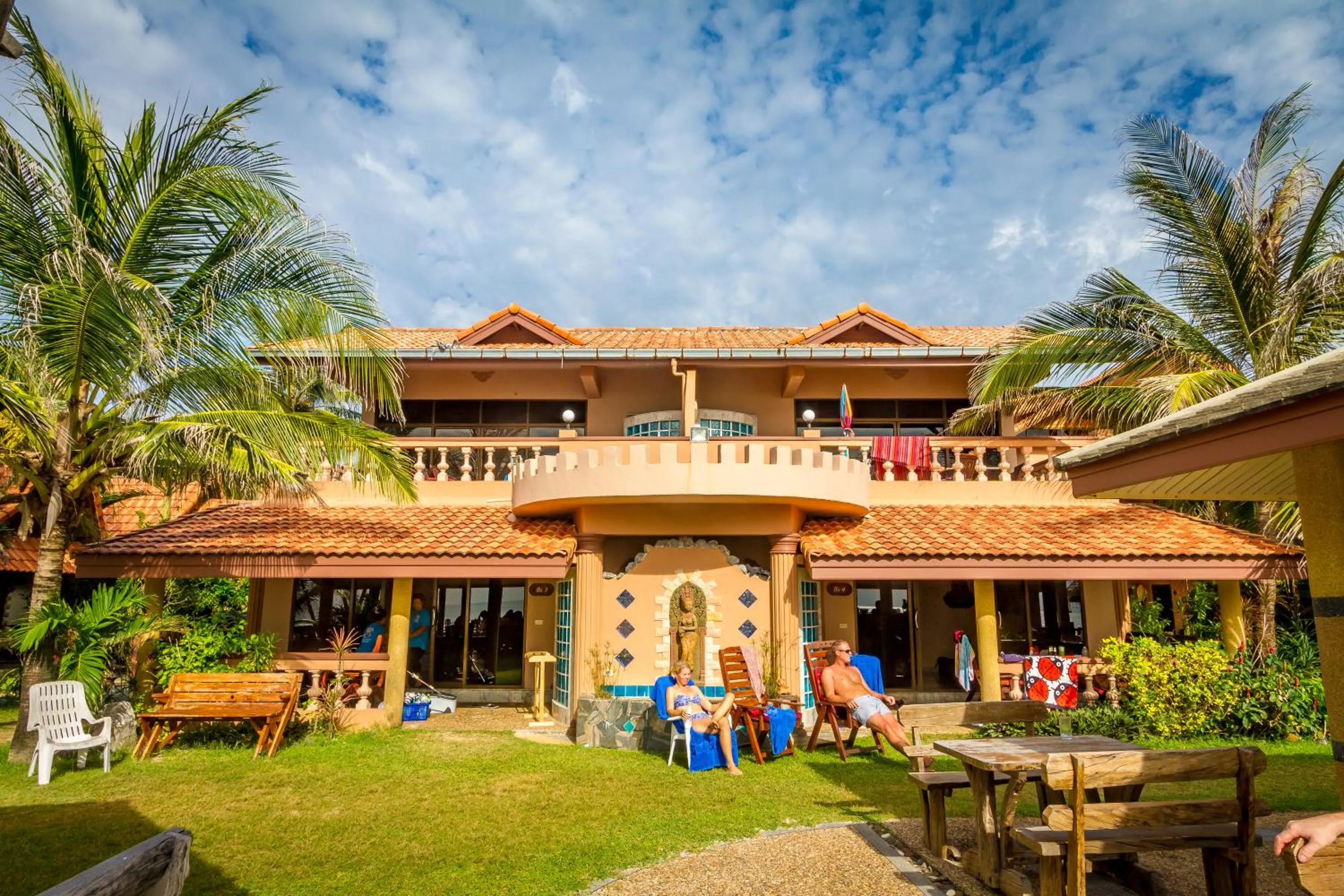 Property building in Laguna Beach Club Resort