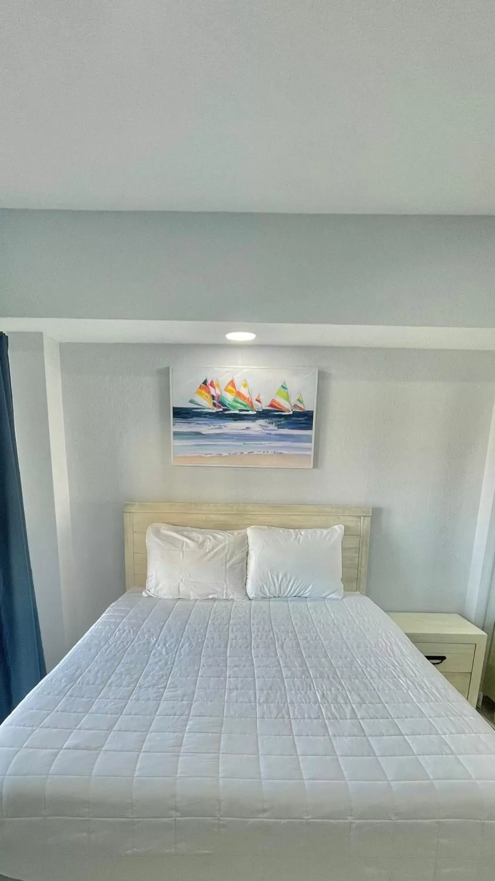 Bed in Vistalmar Beach Resort Bed in Vistalmar Beach Resort