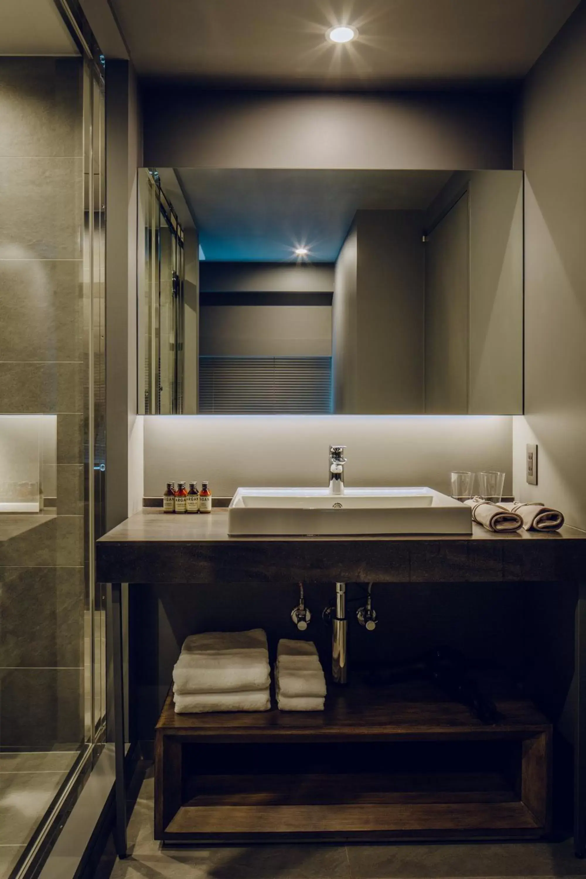 Bathroom in node hotel