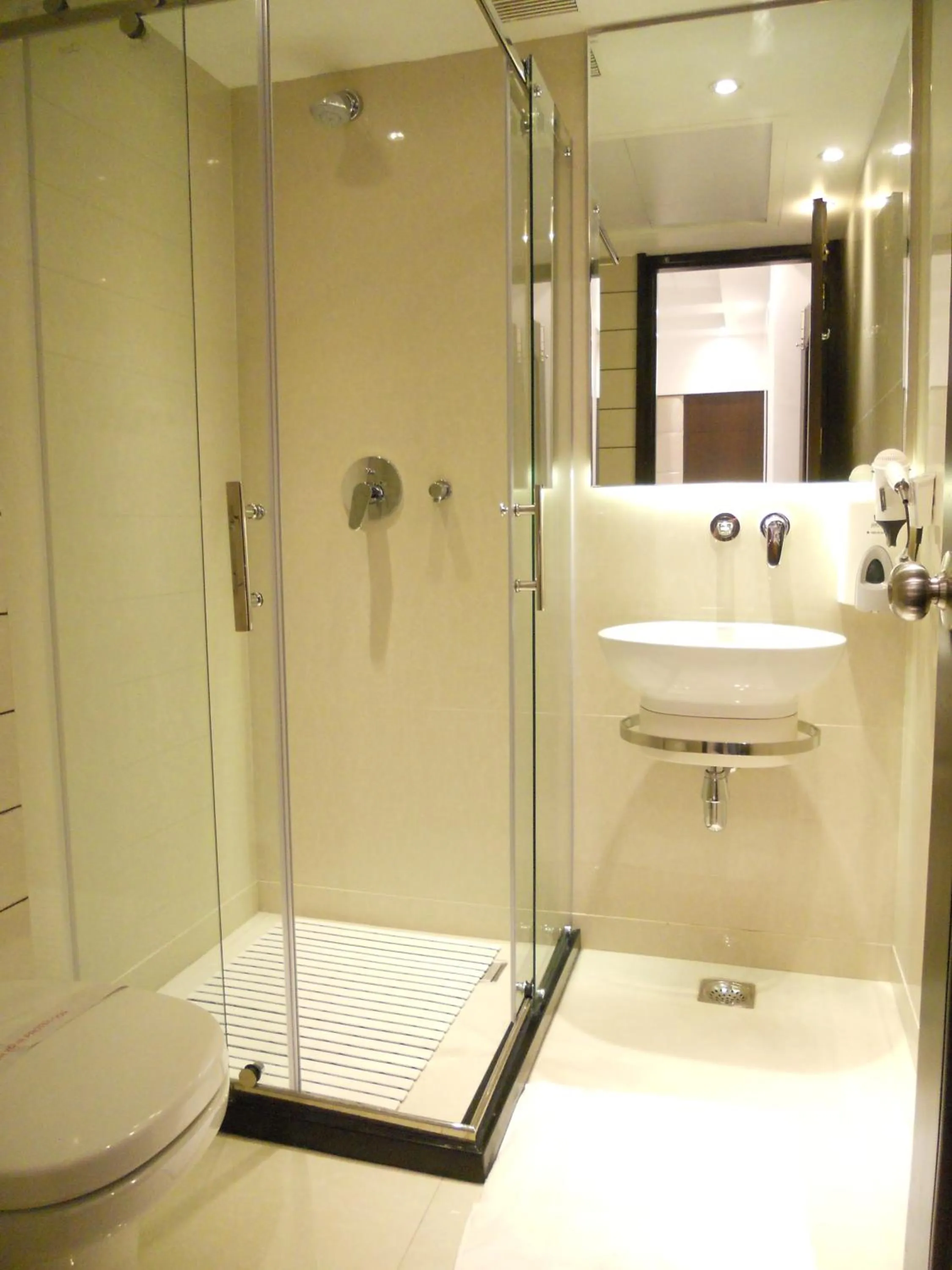 Bathroom in Hotel Grand Godwin - Near New Delhi Railway Station - Paharganj