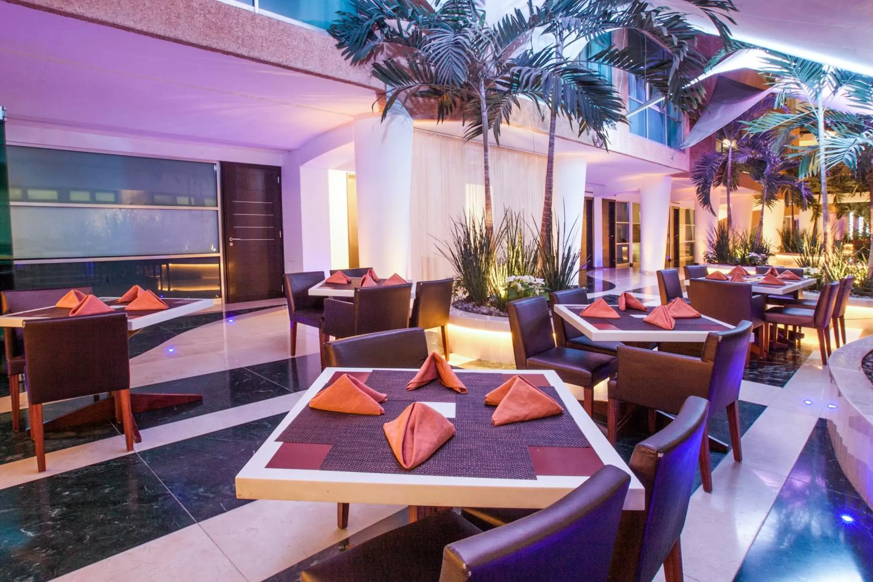 Restaurant/places to eat in Crowne Plaza Toluca - Lancaster by IHG Restaurant/places to eat in Crowne Plaza Toluca - Lancaster by IHG