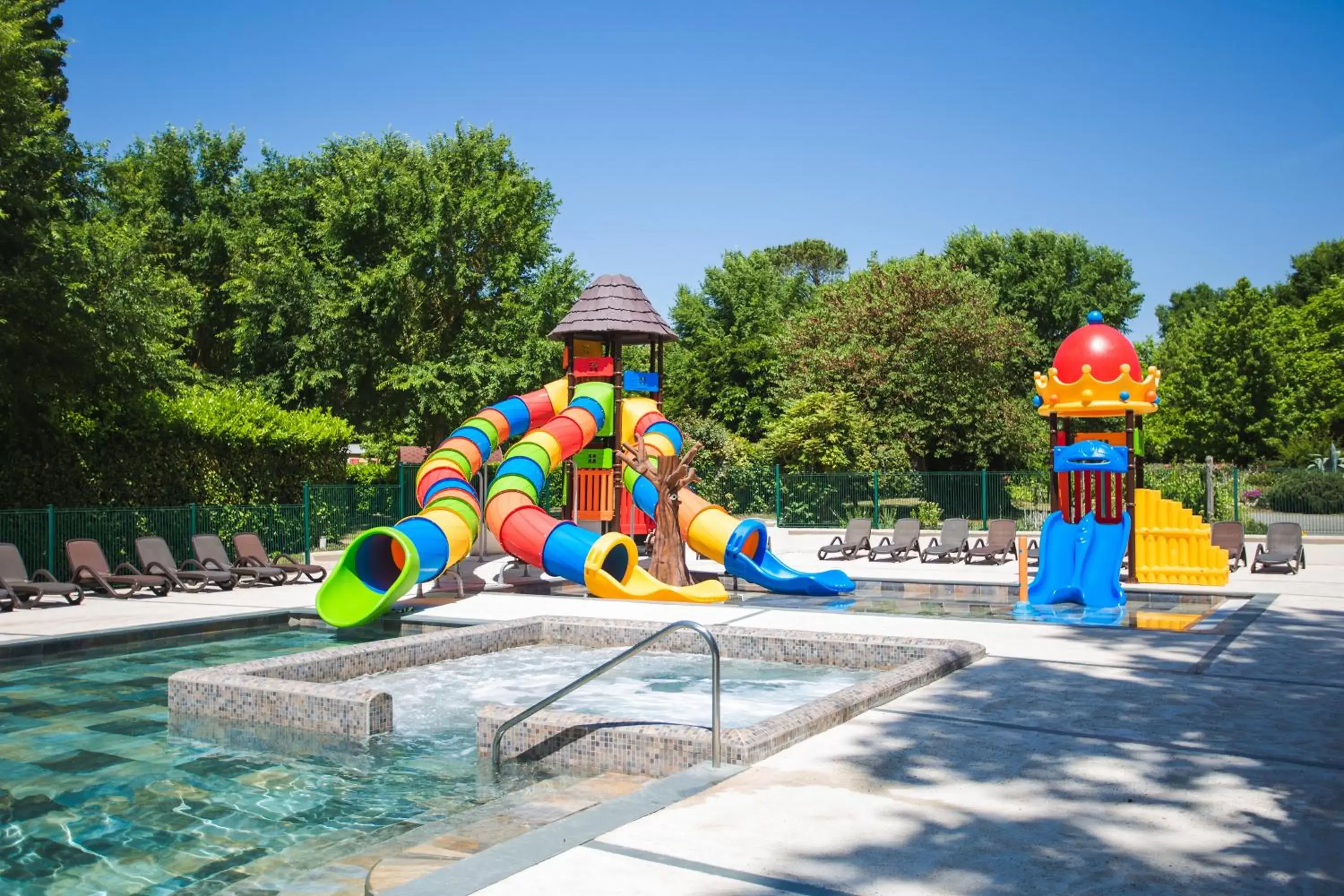 Swimming pool, Water Park in Le Moulin