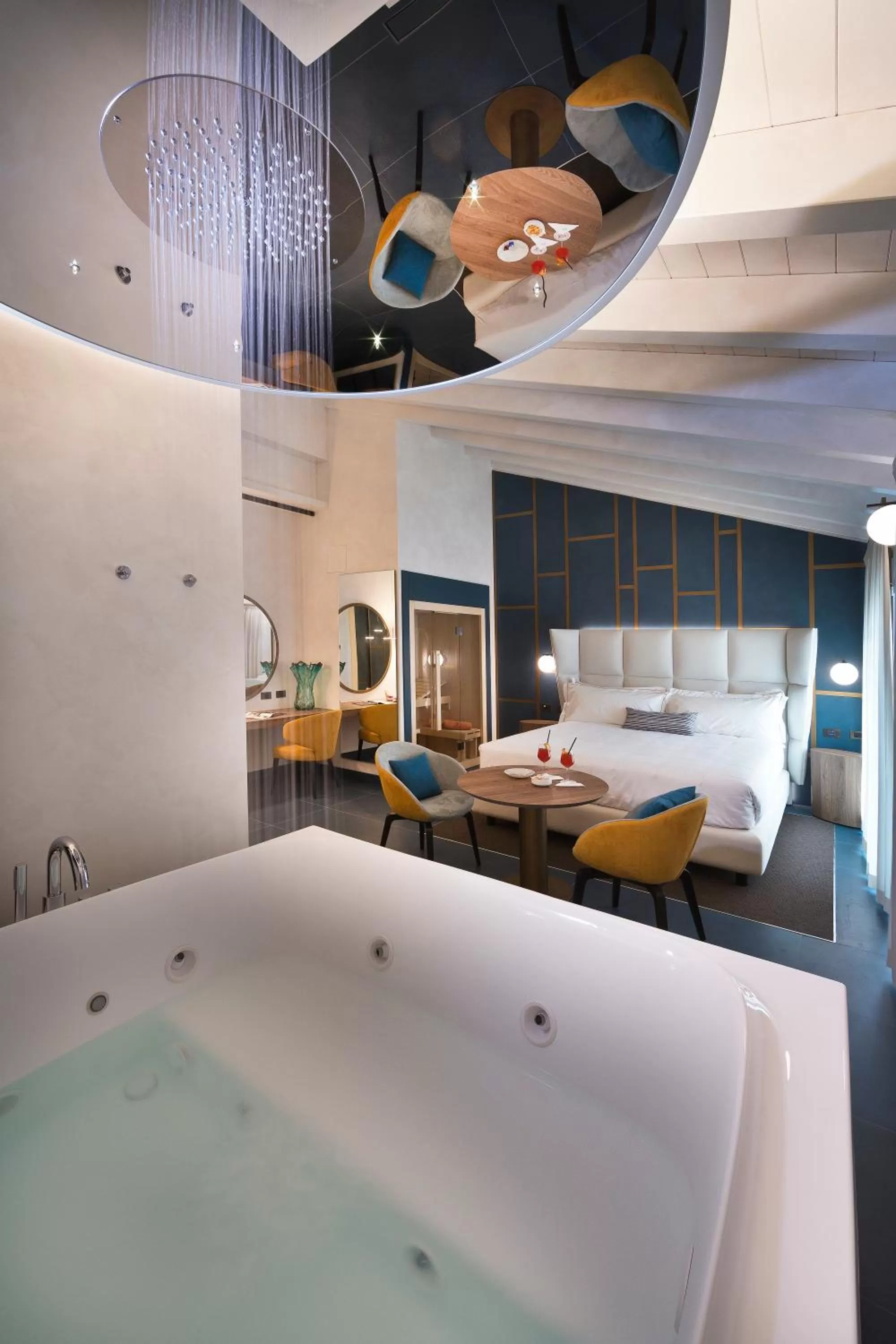 Bed in Vip's Motel Luxury Accommodation & Spa