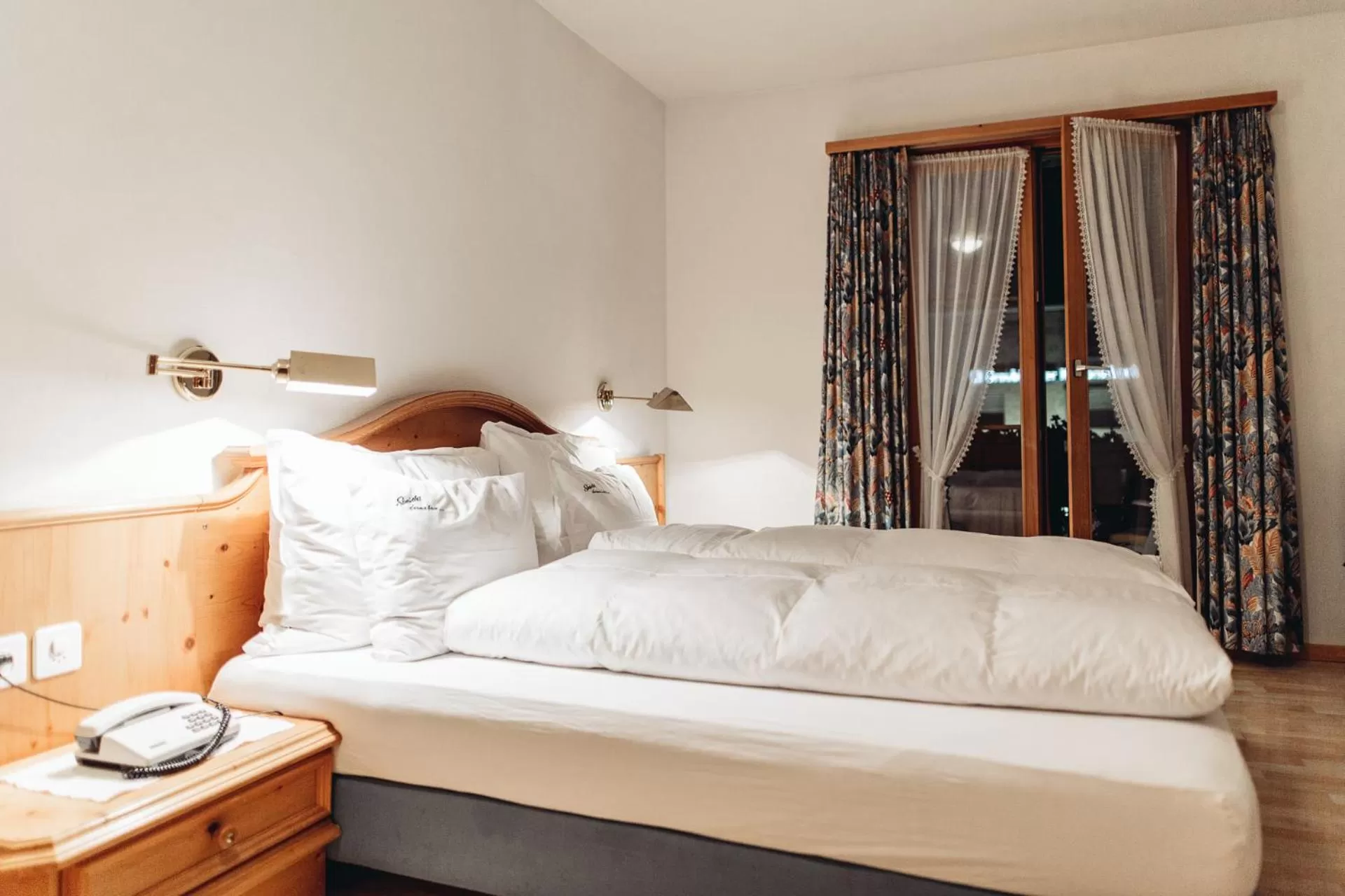 Bed in Hotel Spescha