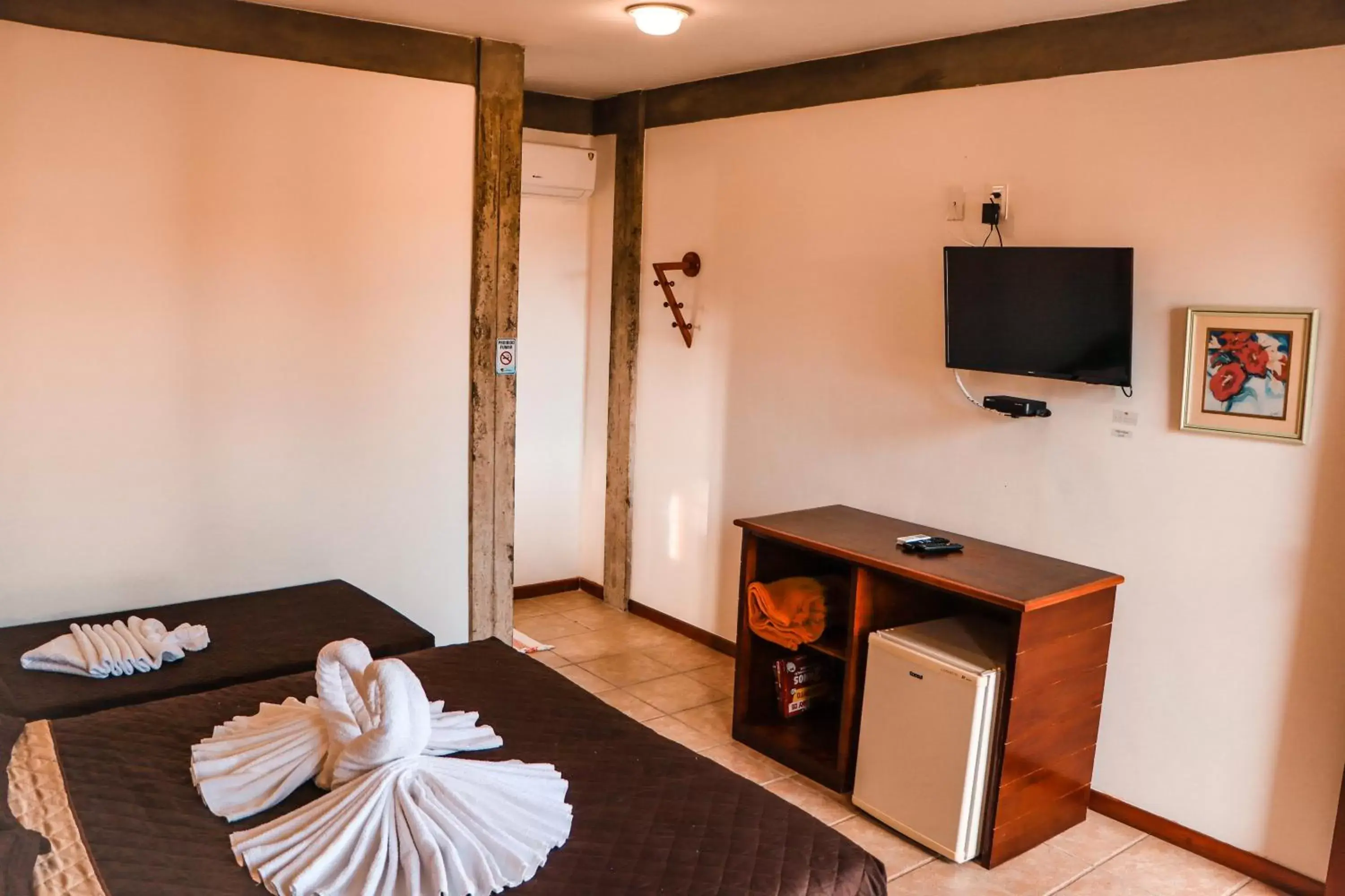 Triple Room in Pousada e Chale Porto Paraiso Triple Room in Pousada e Chale Porto Paraiso