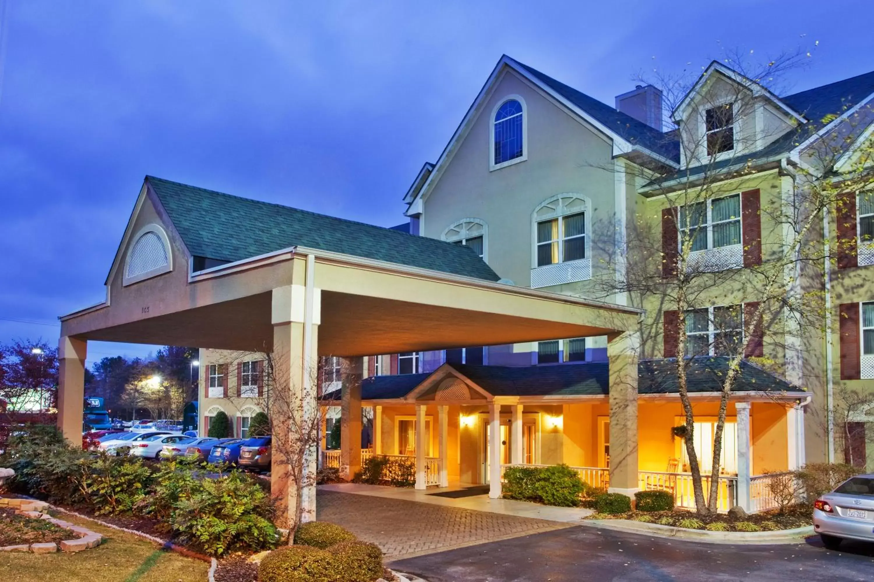 Property Building in Country Inn & Suites by Radisson, Dalton, GA