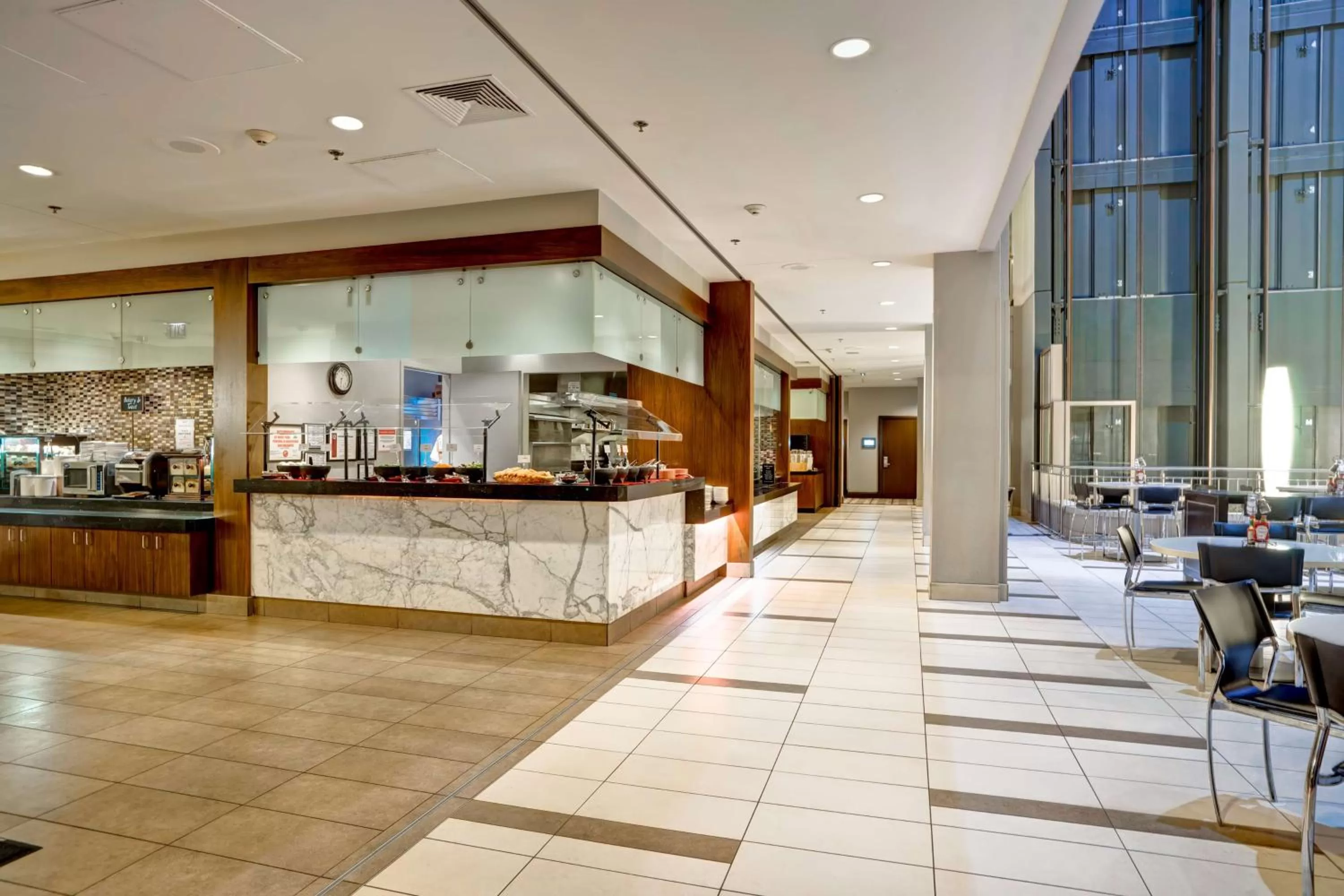 Restaurant/places to eat in Embassy Suites Chicago - Downtown River North