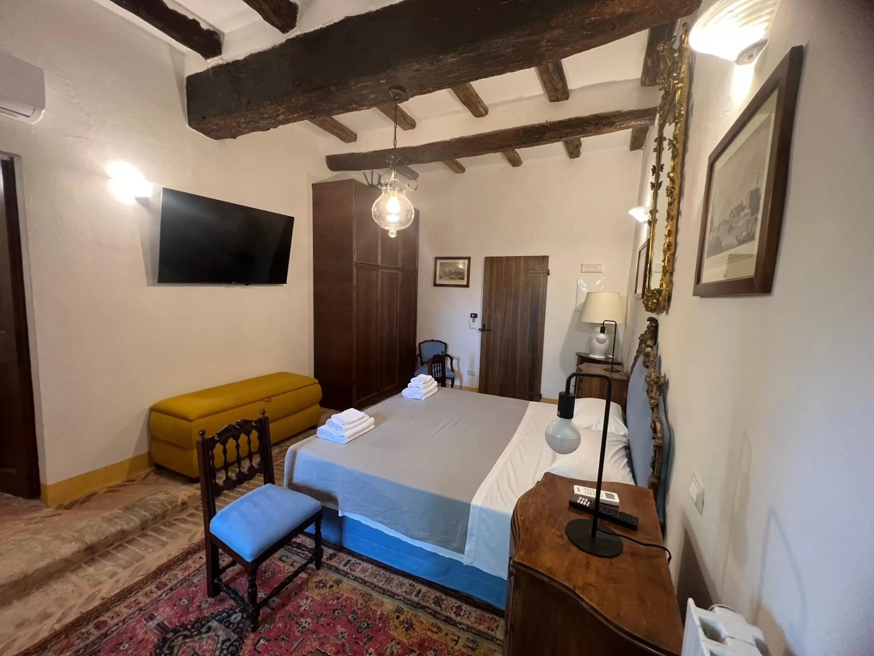 Dining Area in Cà Palazzo Malvasia - BolognaRooms