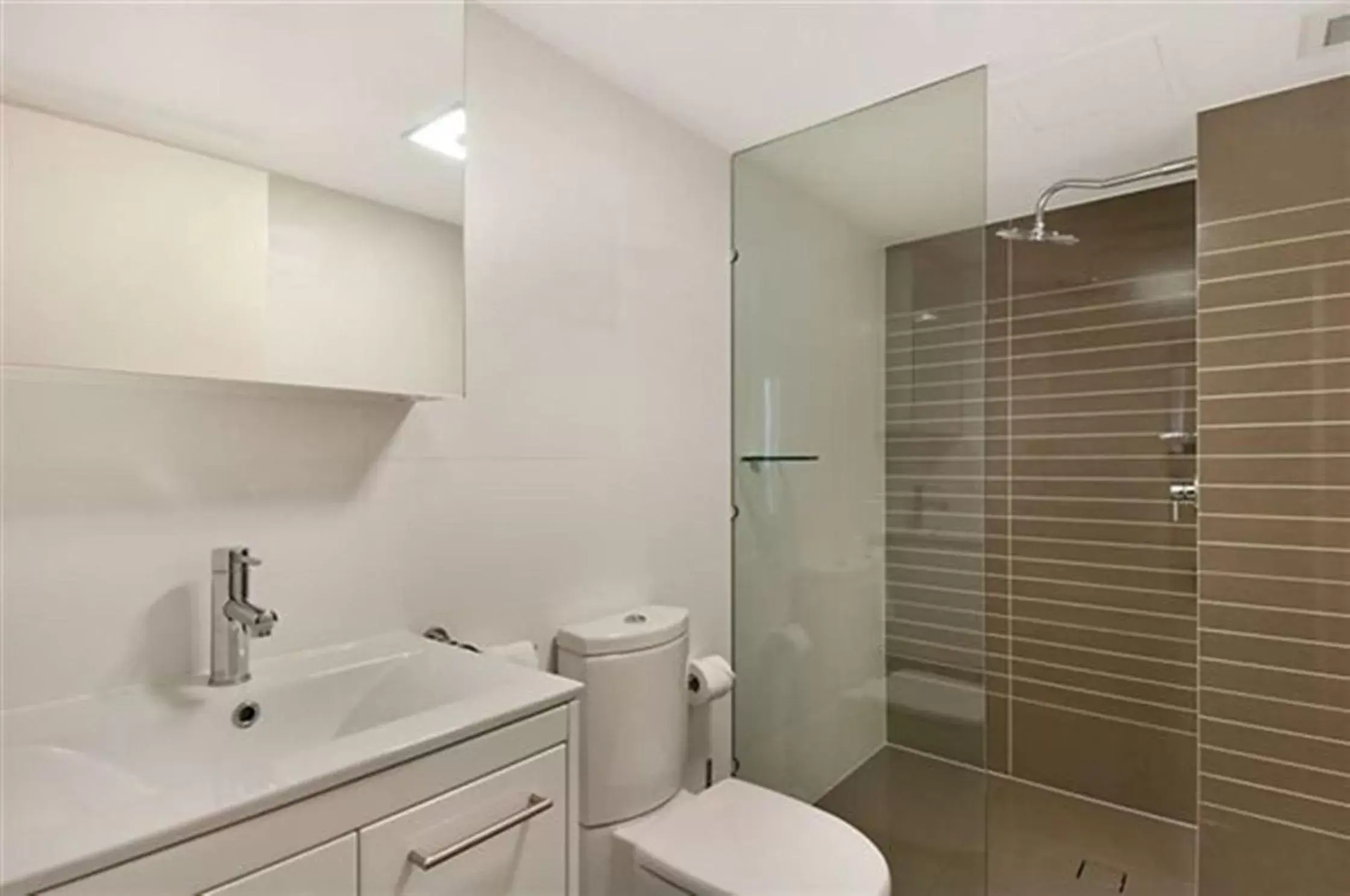 Two-Bedroom Apartment with Ocean View in Boulevard Towers on Broadbeach Two-Bedroom Apartment with Ocean View in Boulevard Towers on Broadbeach