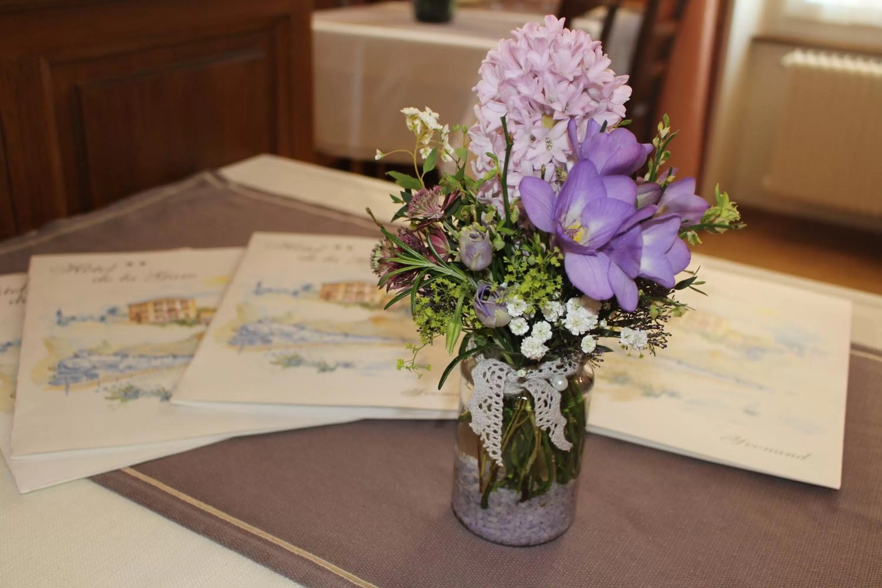 Restaurant/places to eat in Hôtel de la Gare