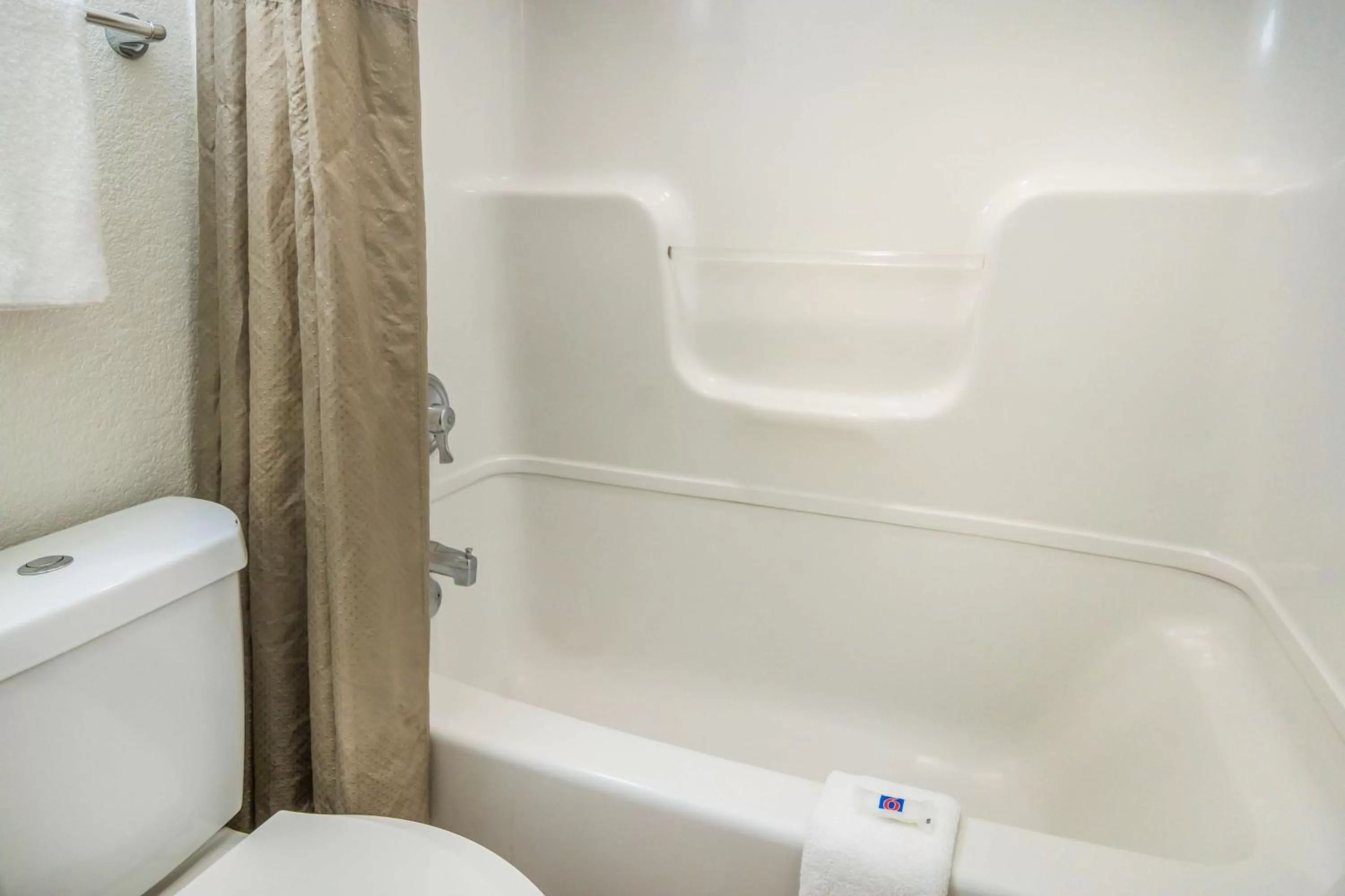 Bathroom in Motel 6-Irving, TX - Dallas