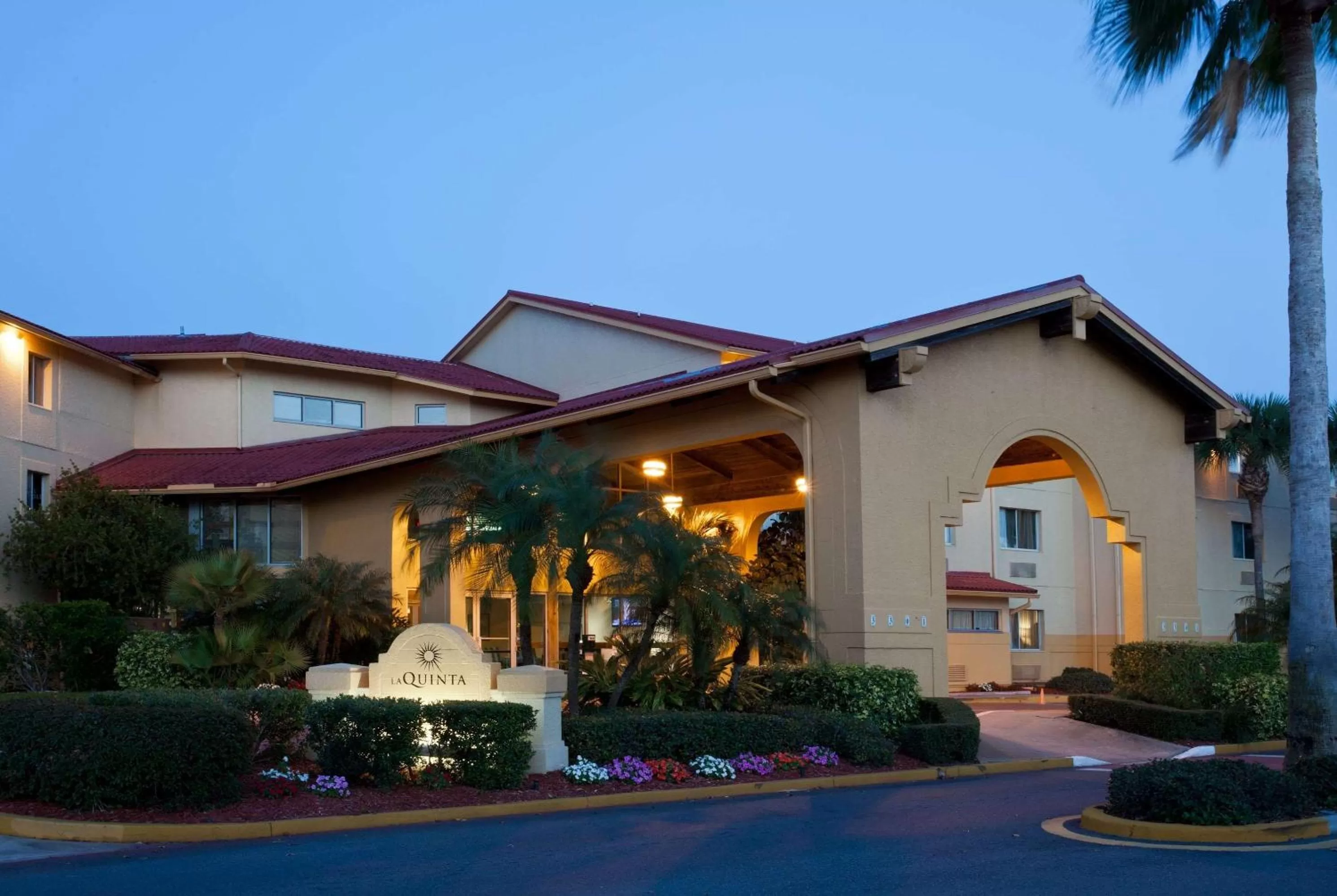Property building in La Quinta by Wyndham St. Pete-Clearwater Airport