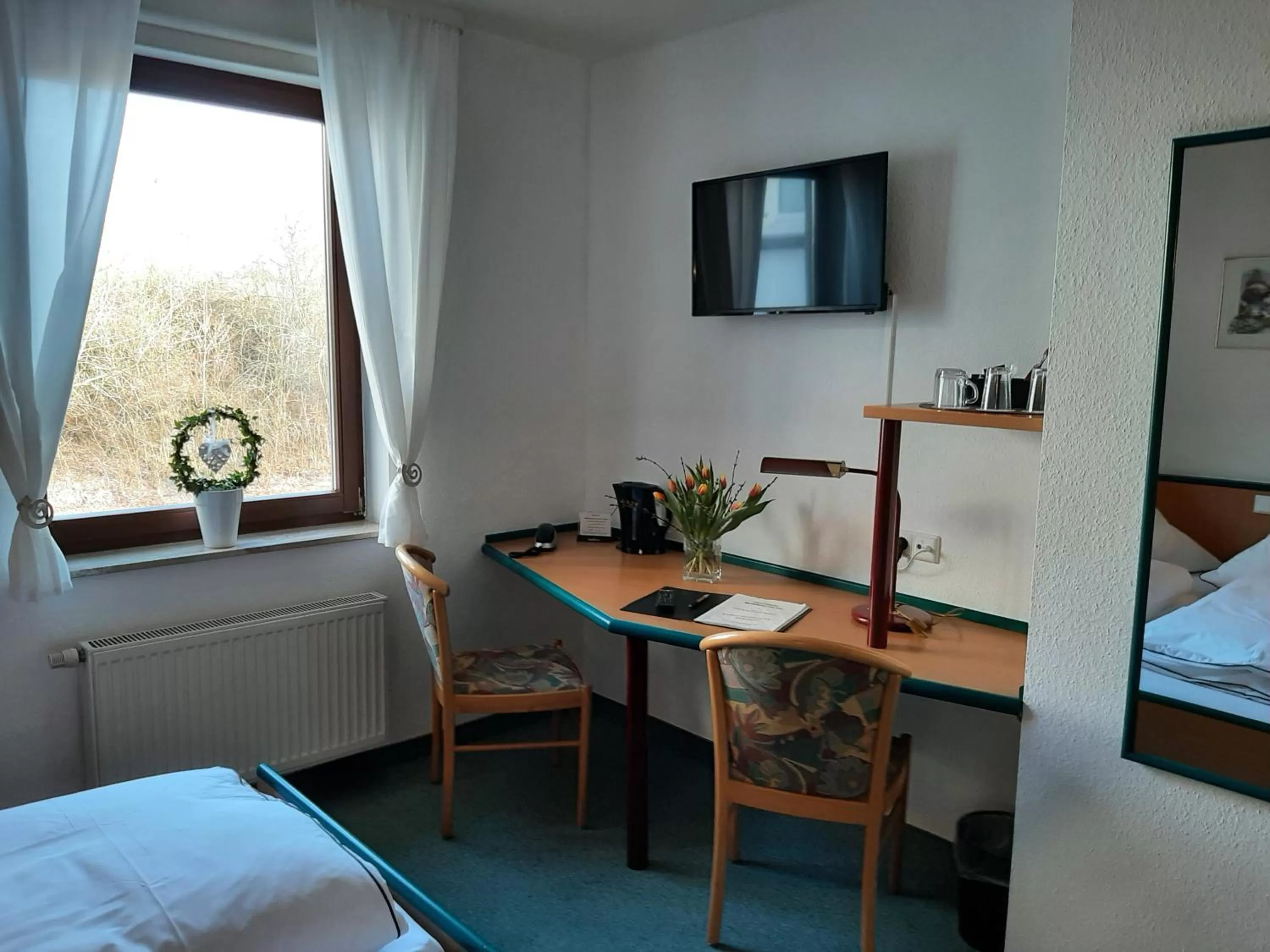 TV and multimedia, Bed in Hotel & Restaurant Eichholz