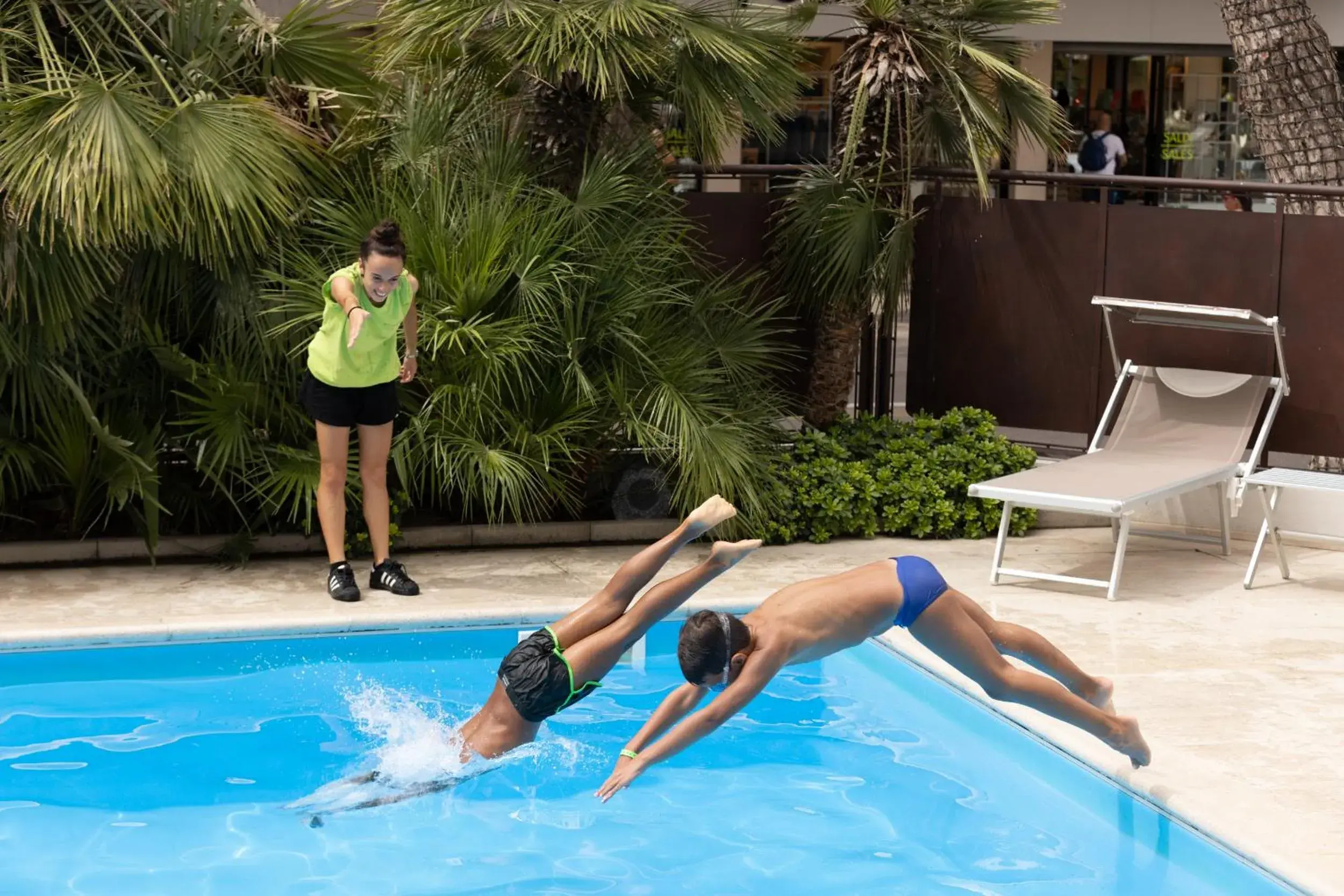 Swimming Pool in Hotel Continental