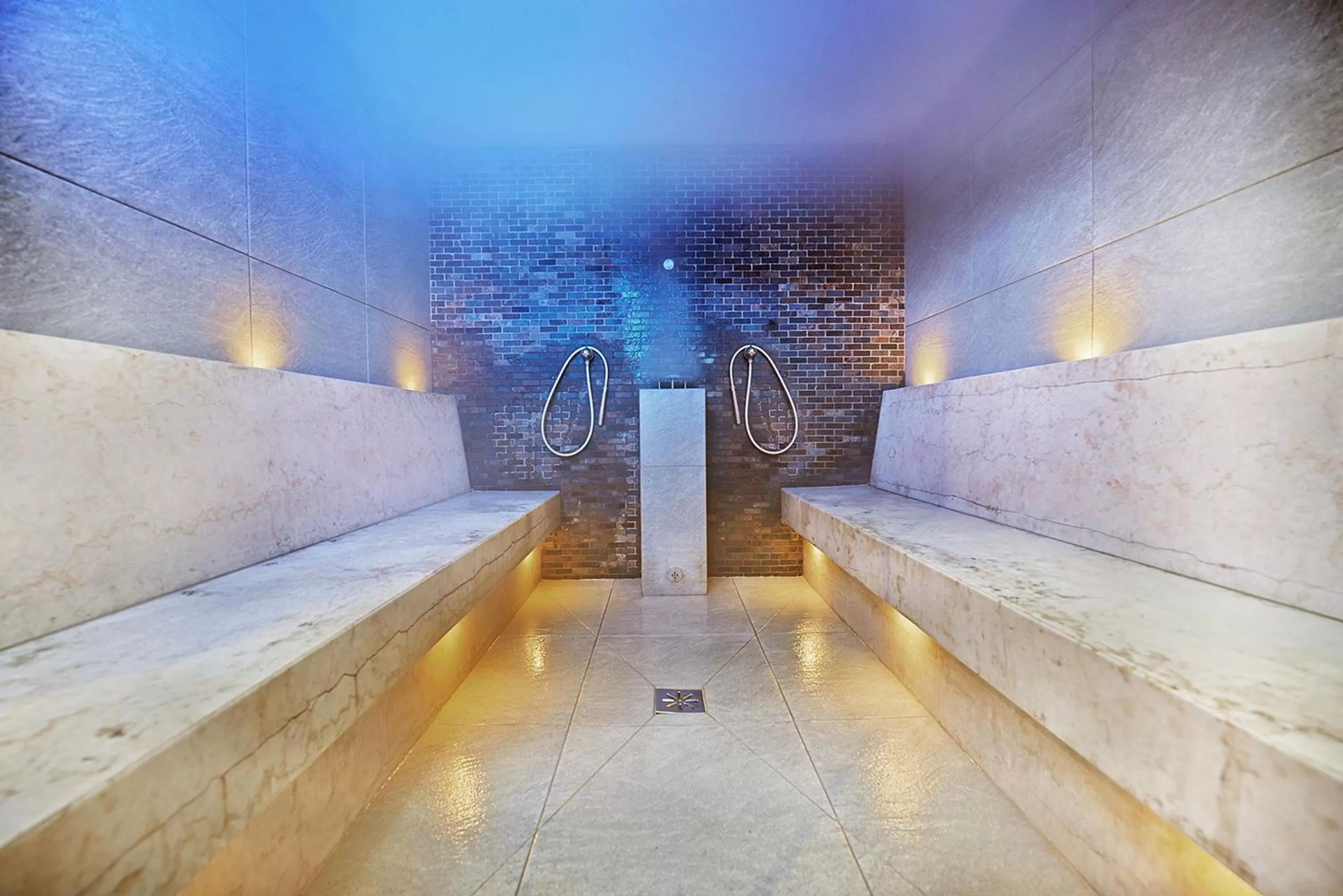 Steam room in Marine Hotel by Zdrojowa