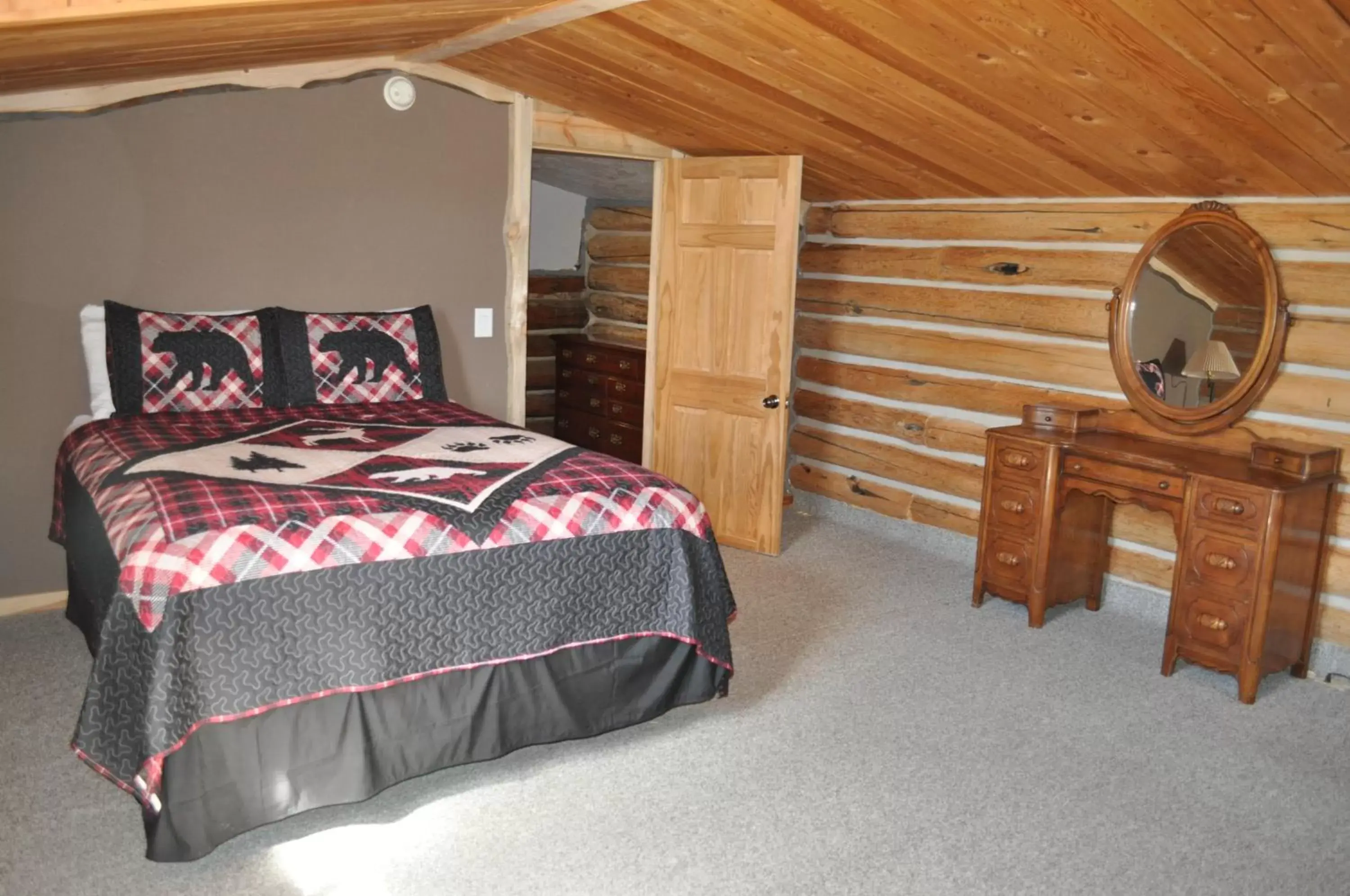 Bedroom, Bed in Crooked Creek Guest Ranch