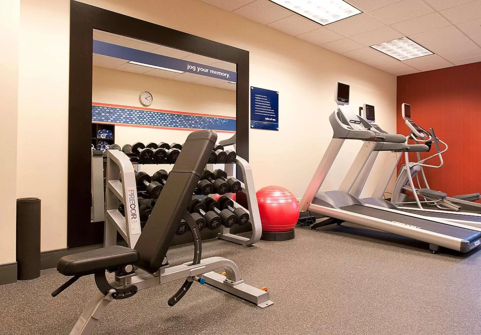 Fitness centre/facilities in Hampton Inn & Suites Nashville-Vanderbilt-Elliston Place