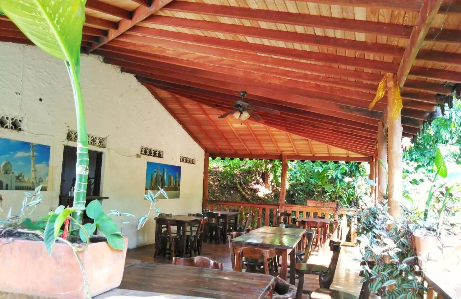 Restaurant/Places to Eat in Hotel Miami Beach