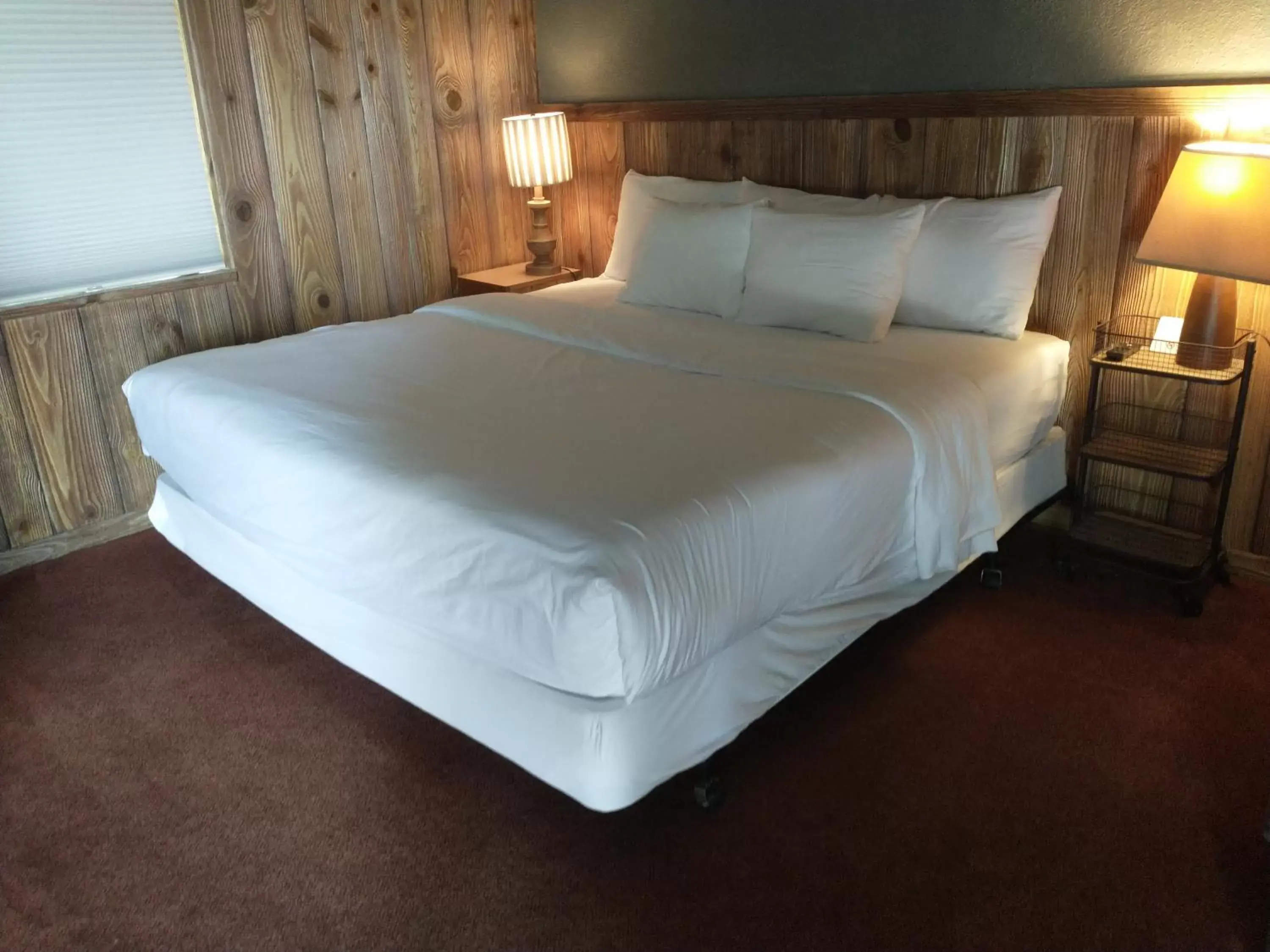 Bed in Simmer Motel