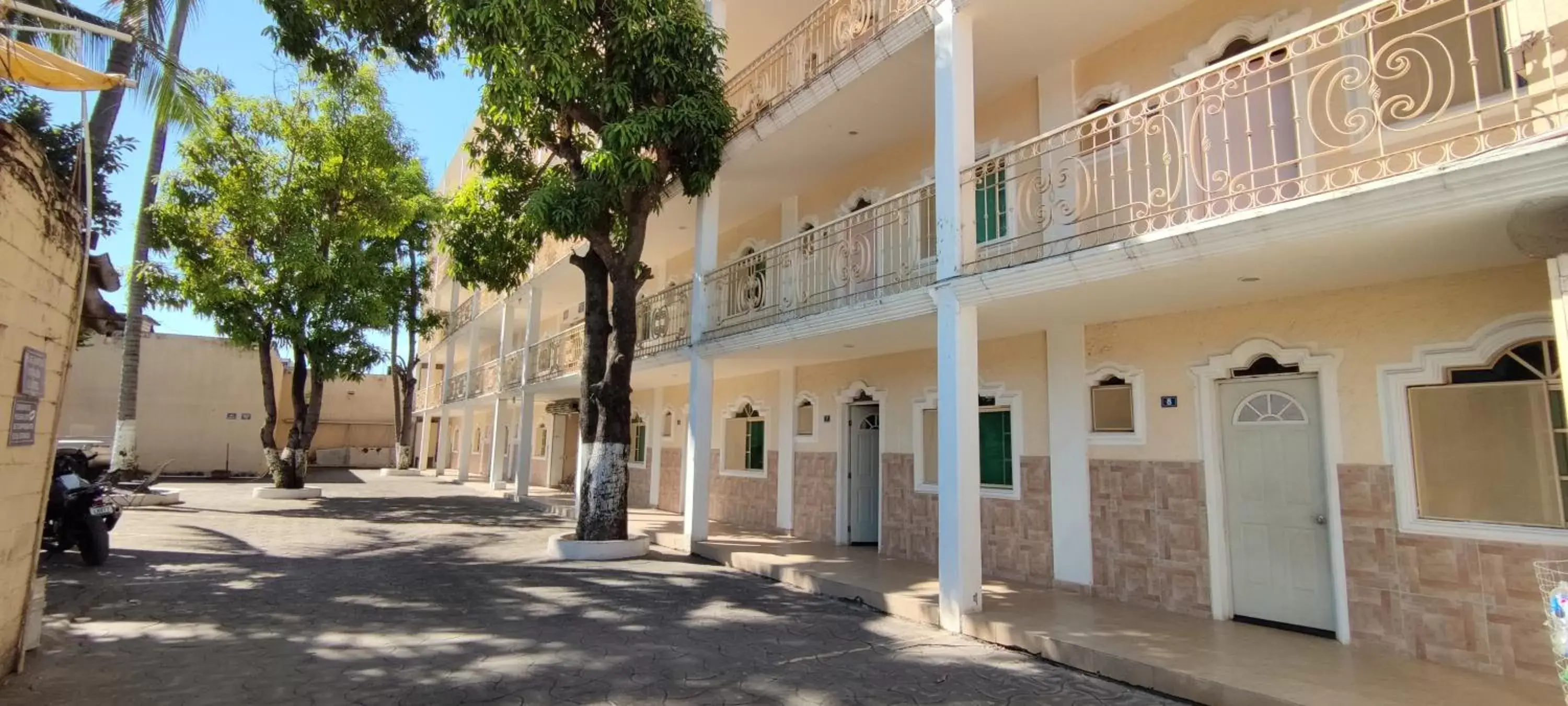 Property Building in Hotel las cúpulas