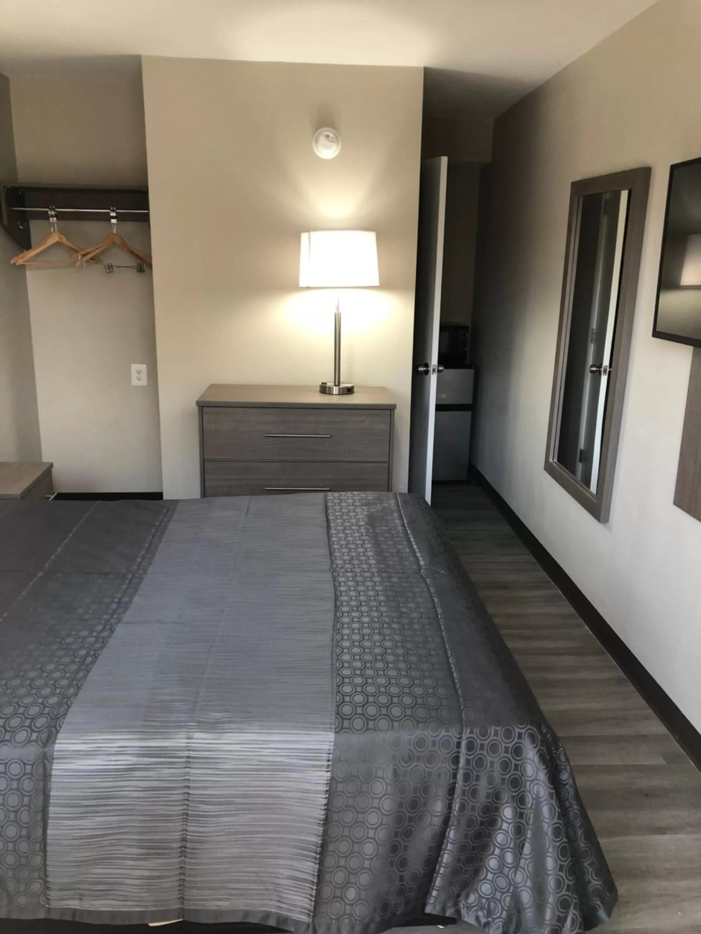 Photo of the whole room, Bed in Trolley Stop Motel, Media ,Near PHL Airport PA