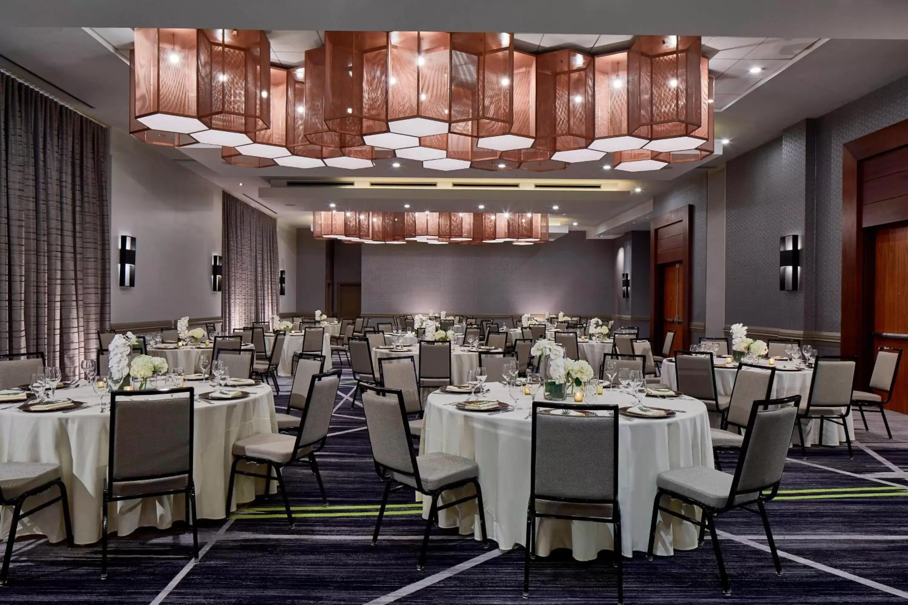 Meeting/conference room, Restaurant/Places to Eat in Renaissance Atlanta Midtown Hotel