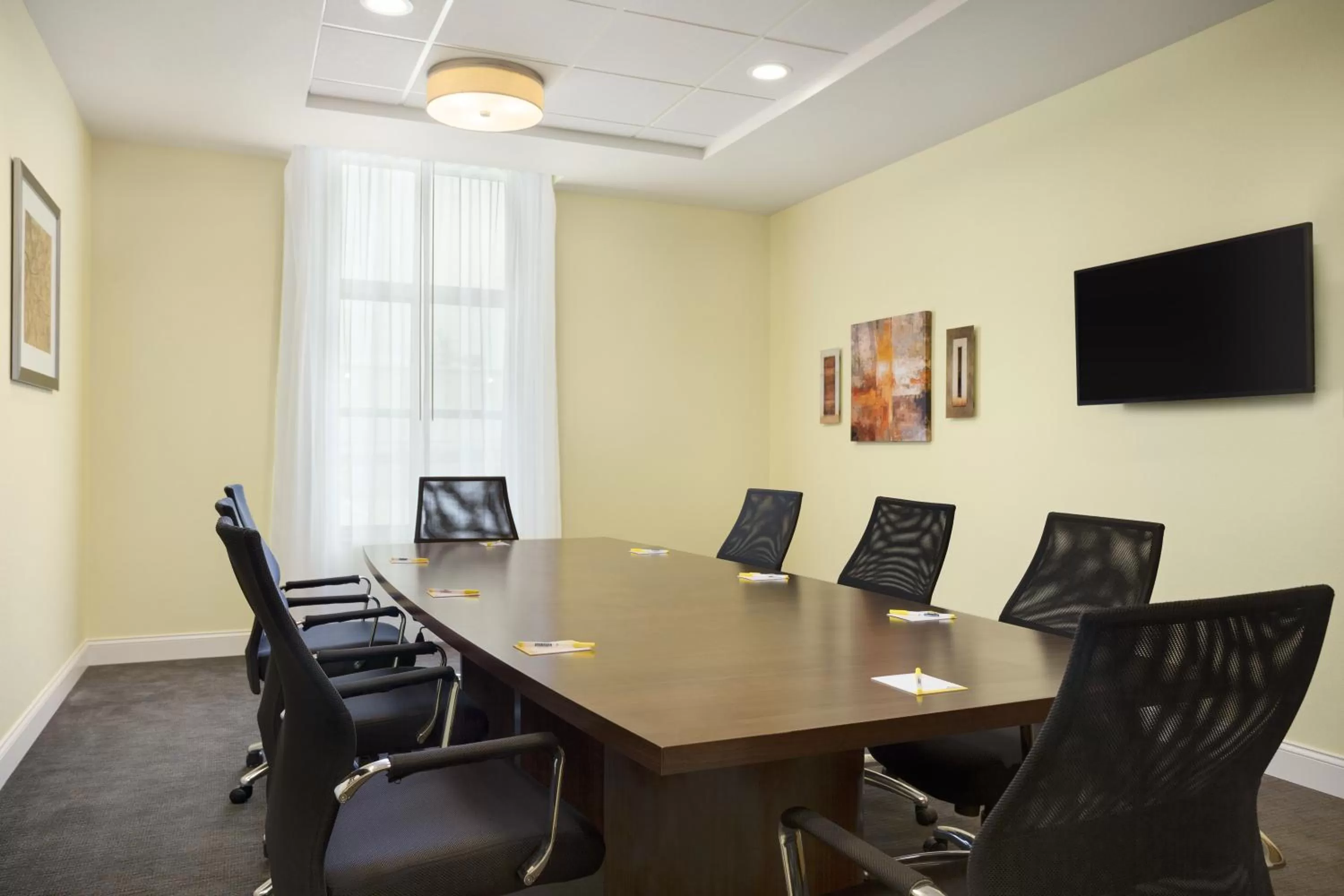 Meeting/conference room in Days Inn & Suites by Wyndham Belmont