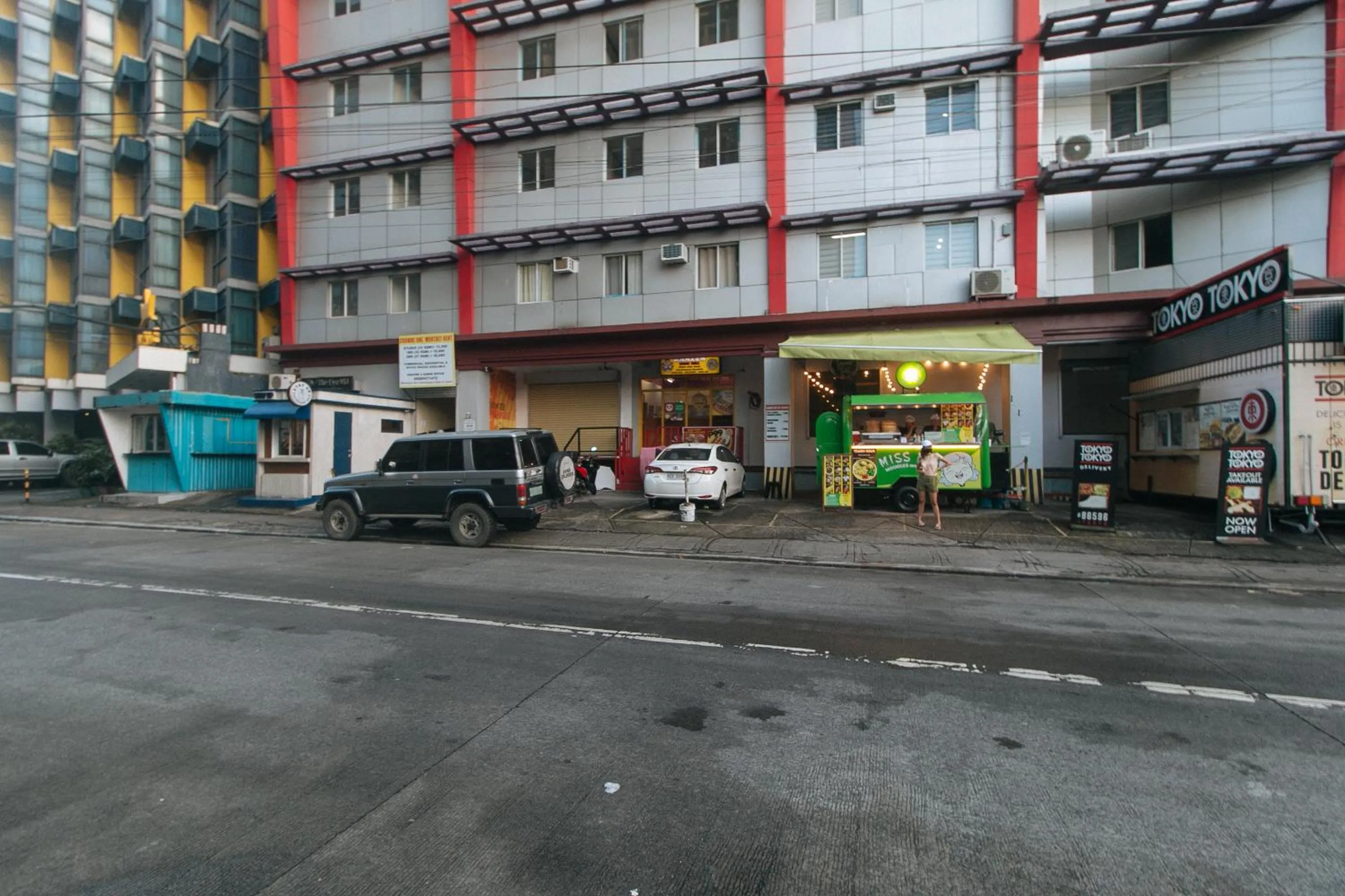 Property building in RedDoorz at Crowne One Condo