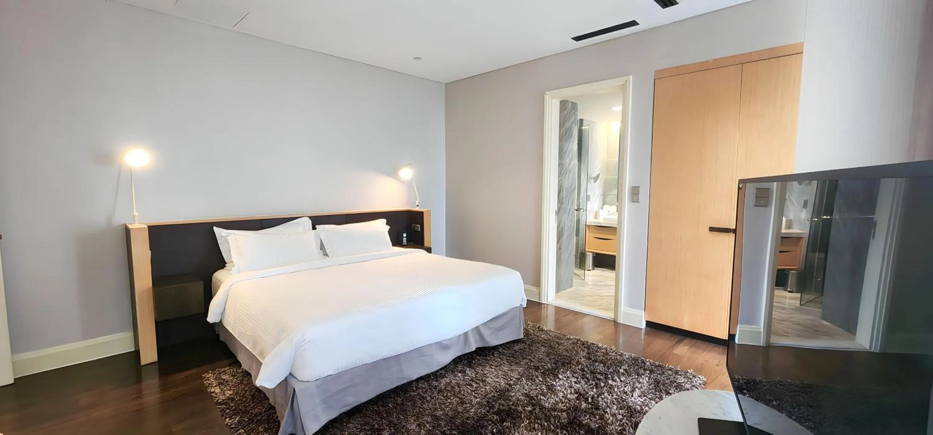 Bed in Ascott Raffles Place Singapore