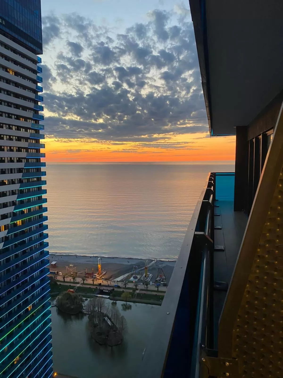 Day in Orbi City Luxury Suite