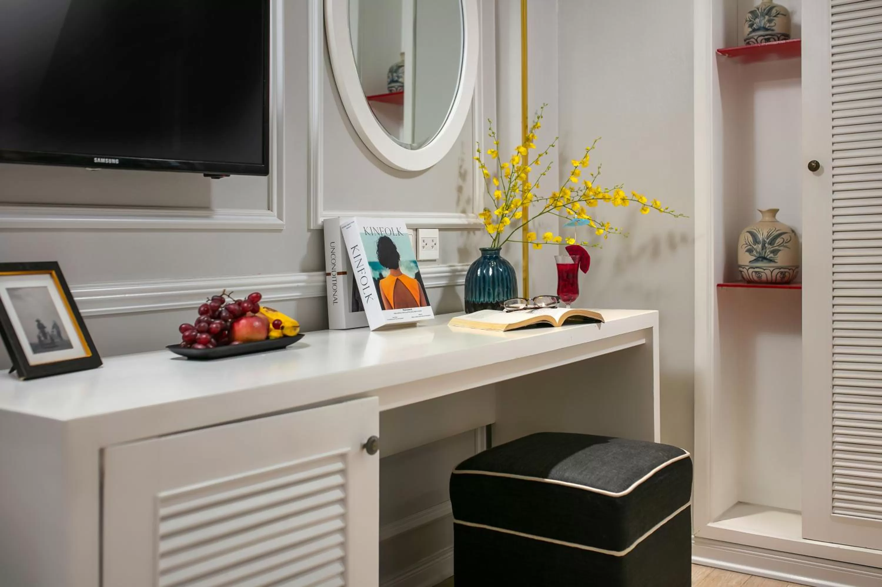 TV and multimedia, TV/Entertainment Center in Lavender Central Hotel & Spa Hanoi