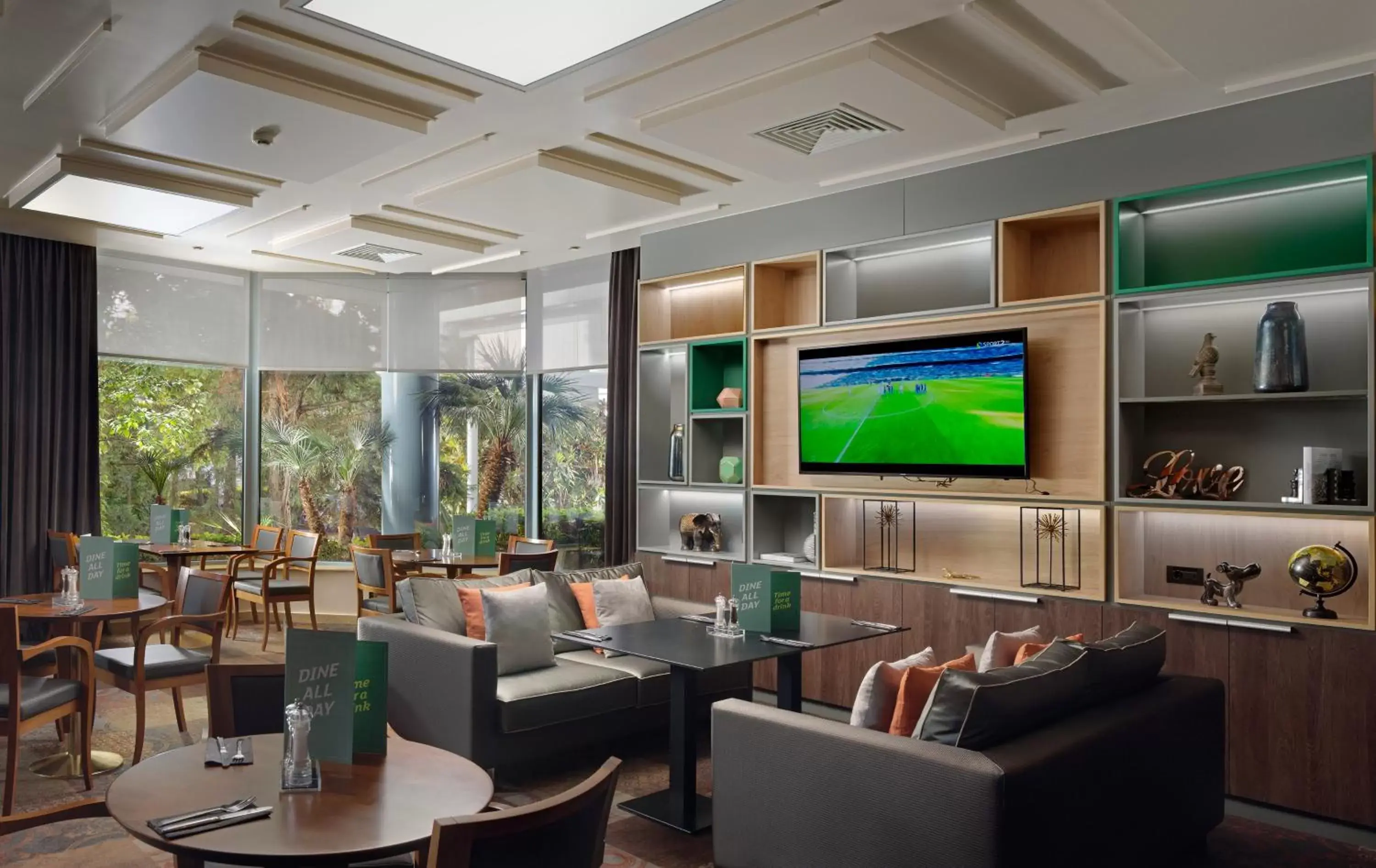 Lounge or bar, Restaurant/Places to Eat in Holiday Inn Athens Attica Av, Airport W., an IHG Hotel