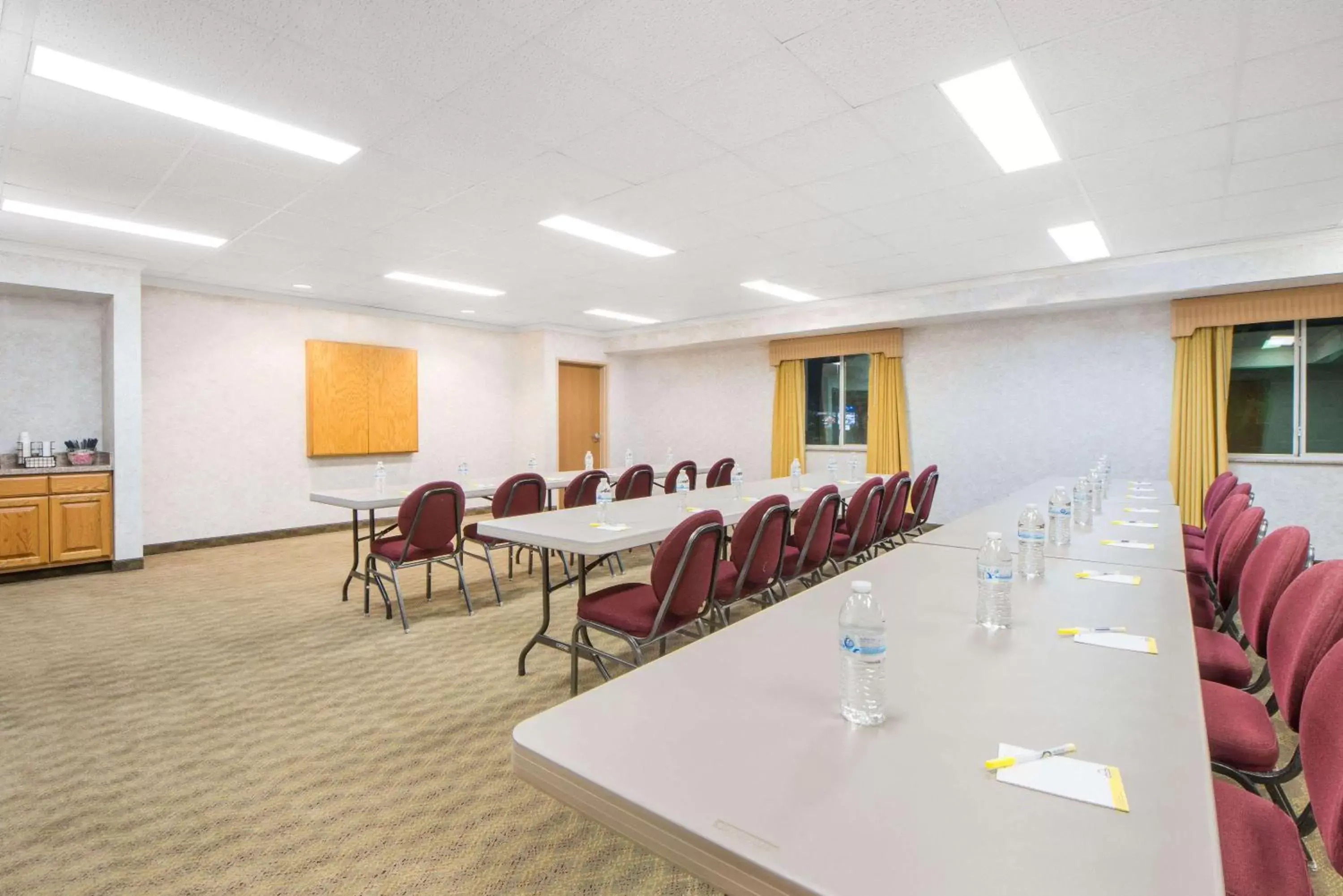 On site in Days Inn & Suites by Wyndham Dumas On site in Days Inn & Suites by Wyndham Dumas