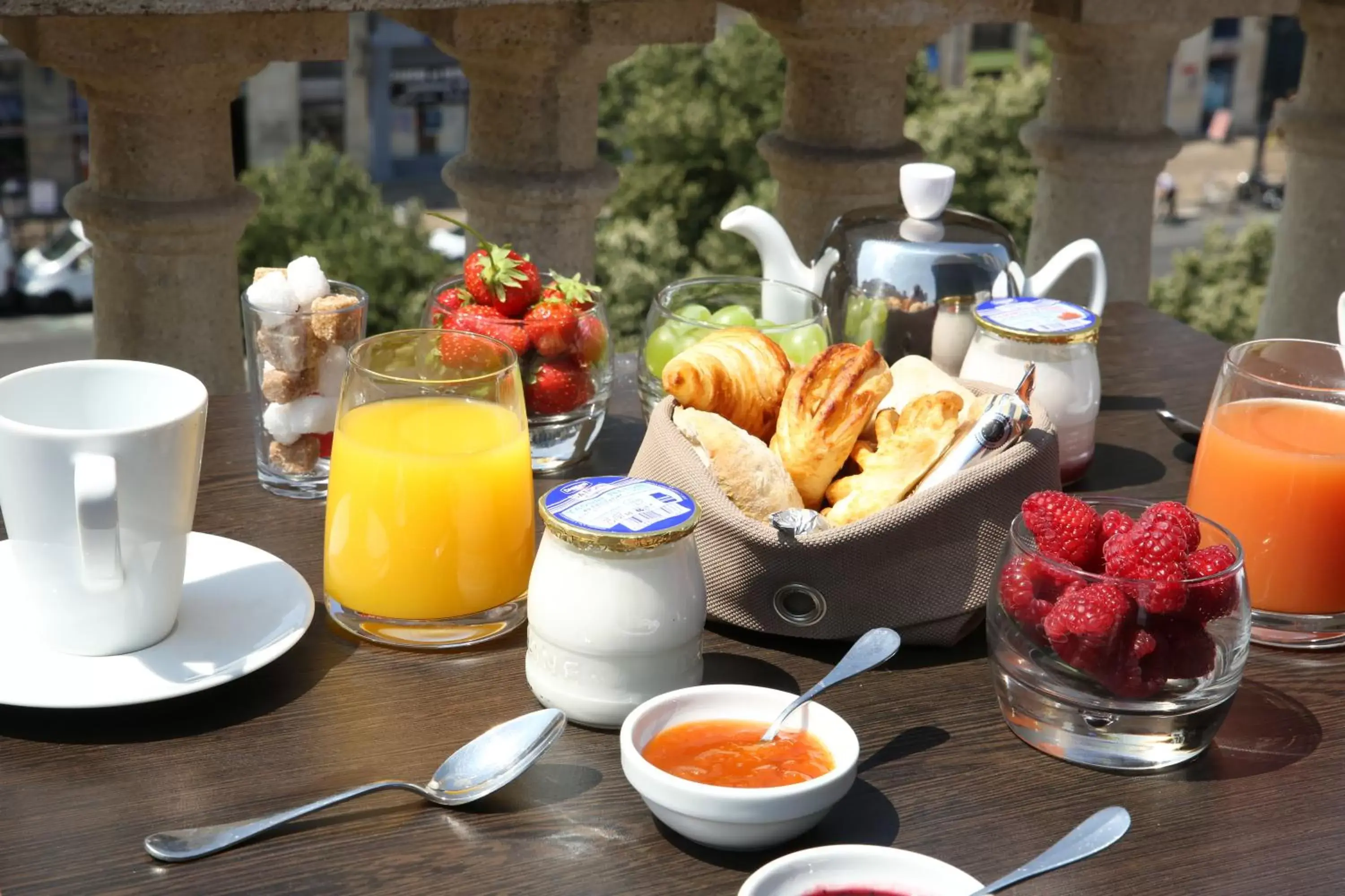 Continental breakfast, Breakfast in Hôtel de Sèze & Spa Bordeaux Centre