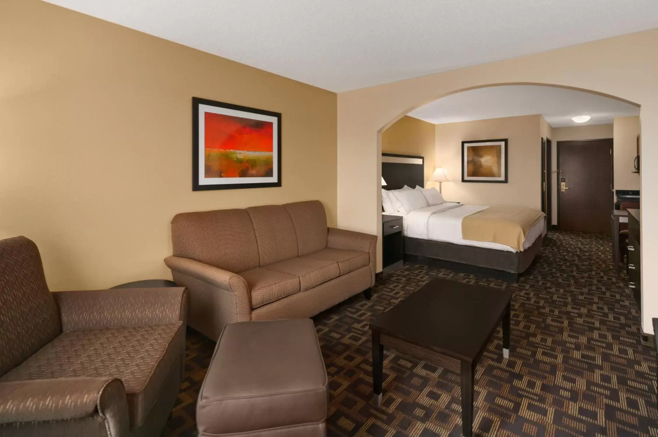 Photo of the whole room, Seating Area in Holiday Inn Express Hotel and Suites Marysville, an IHG Hotel
