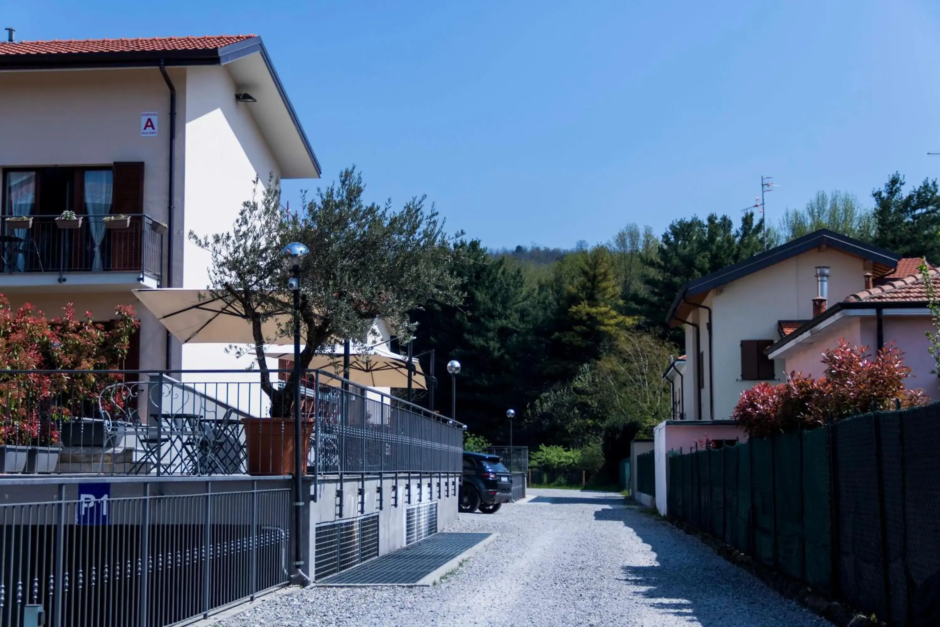 Facade/entrance, Property Building in Hotel Rossovino Como