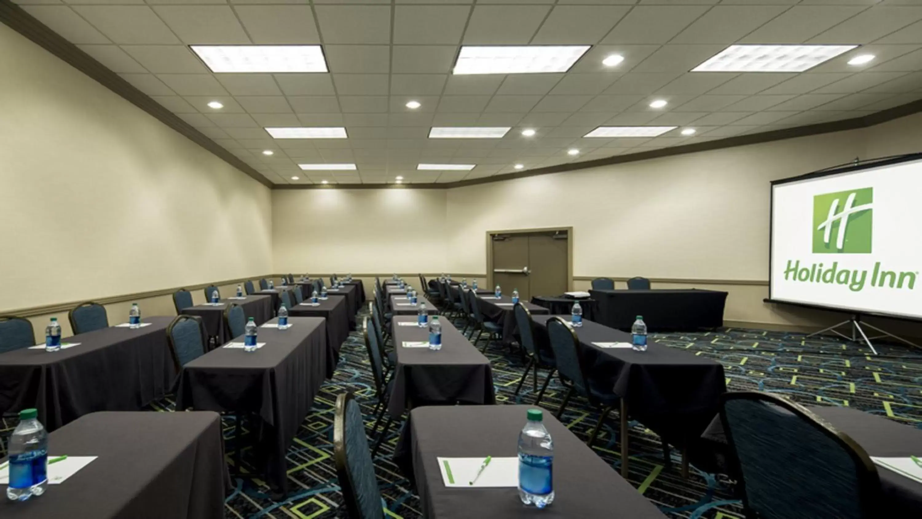 Meeting/conference room in Holiday Inn Palm Beach-Airport Conf Ctr, an IHG Hotel