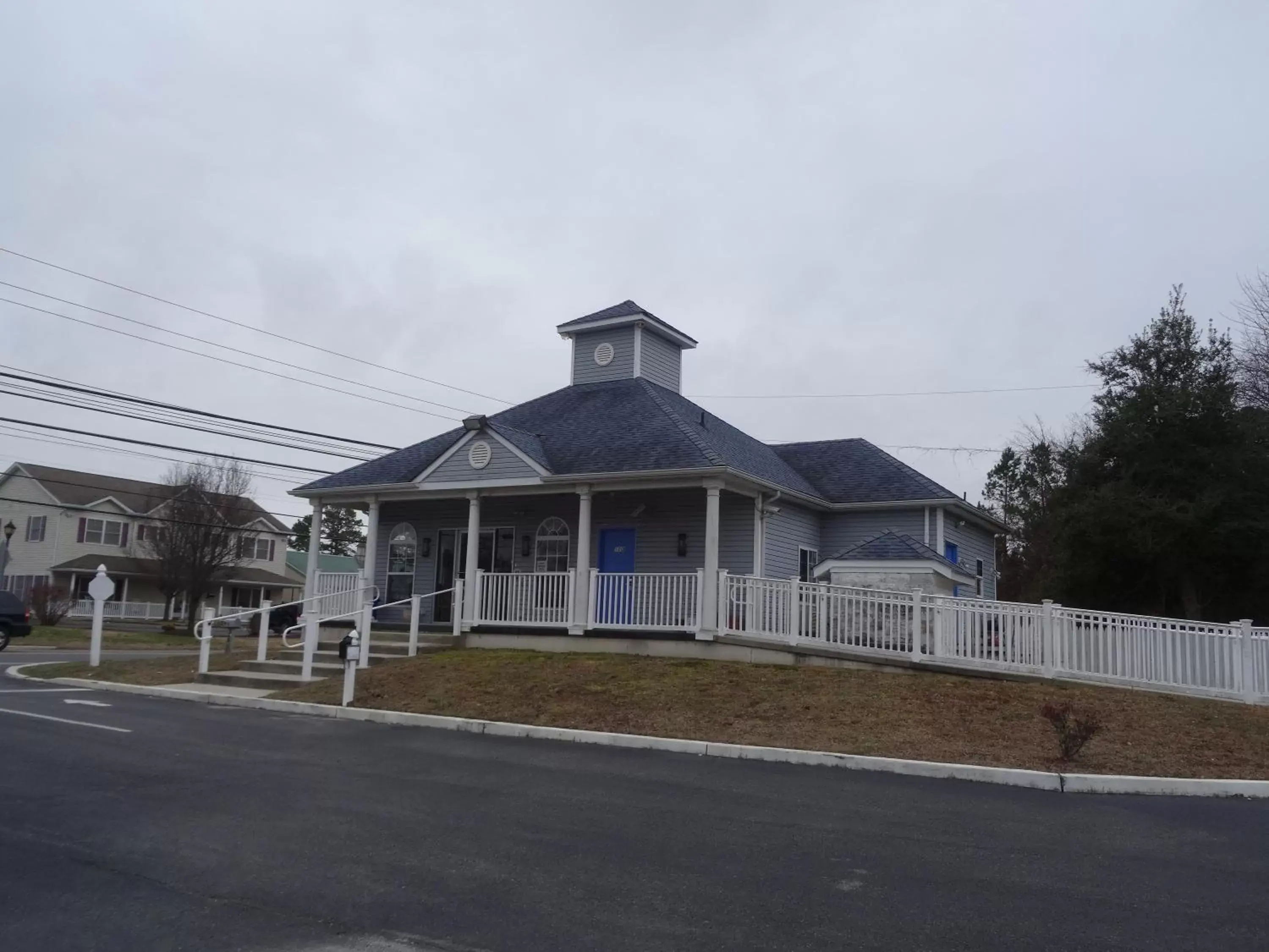 Property Building in Village Inn & Suites - Smithville